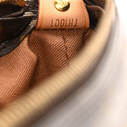 Louis Vuitton Monogram Cabas Mezzo 7 of 15