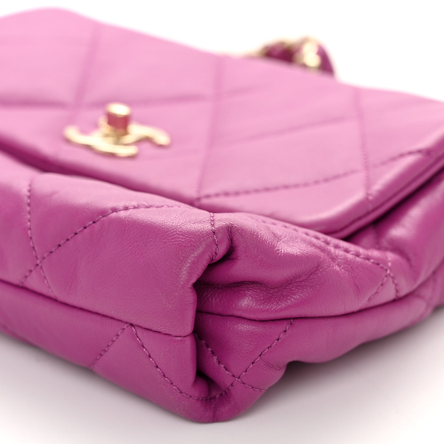 Lambskin Quilted Small Logo Strap Flap Purple