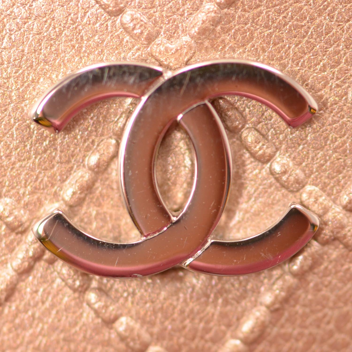 Chanel Diamond Stitched Yen Wallet Metallic 9 of 9