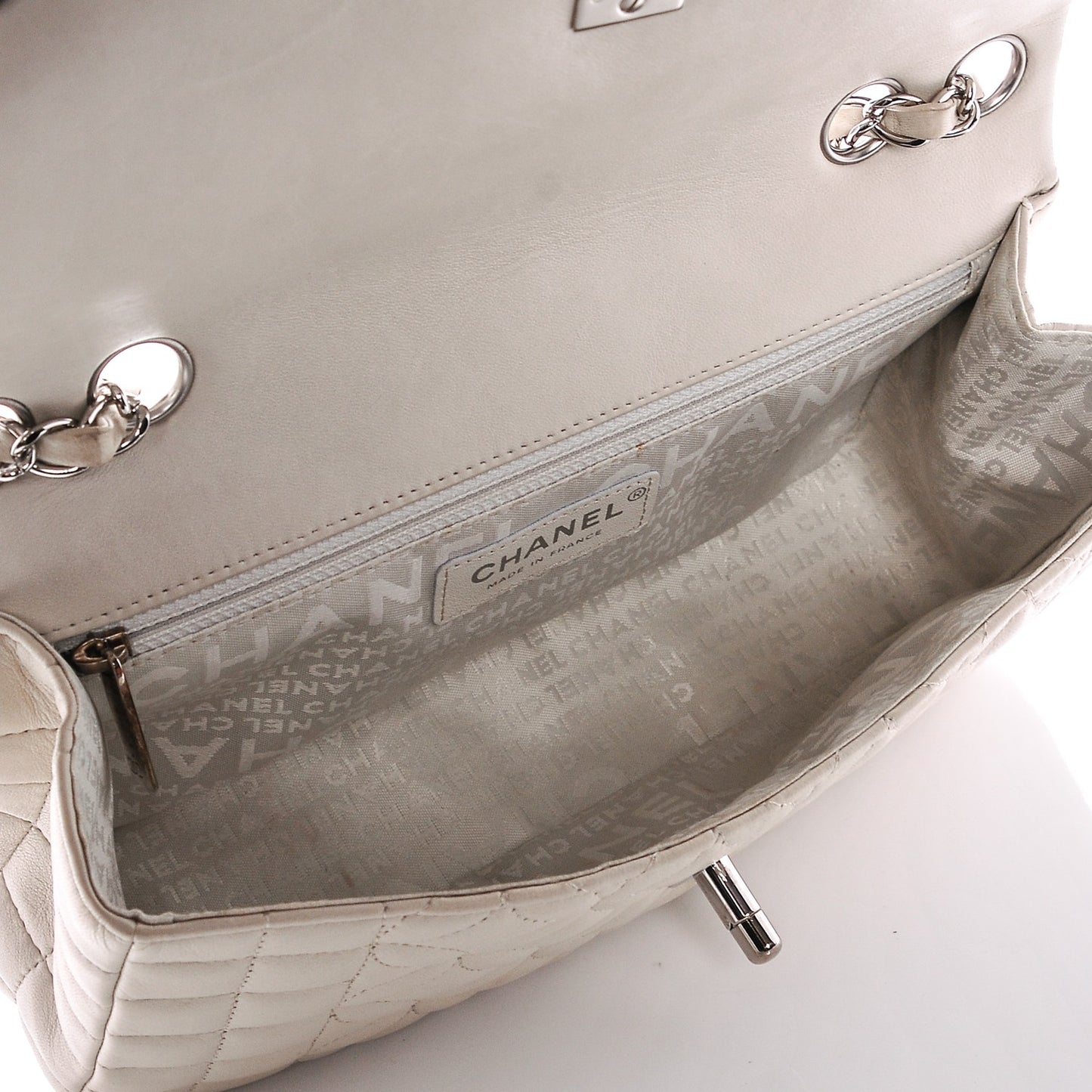 Lambskin Lady Graphic Flap Ivory