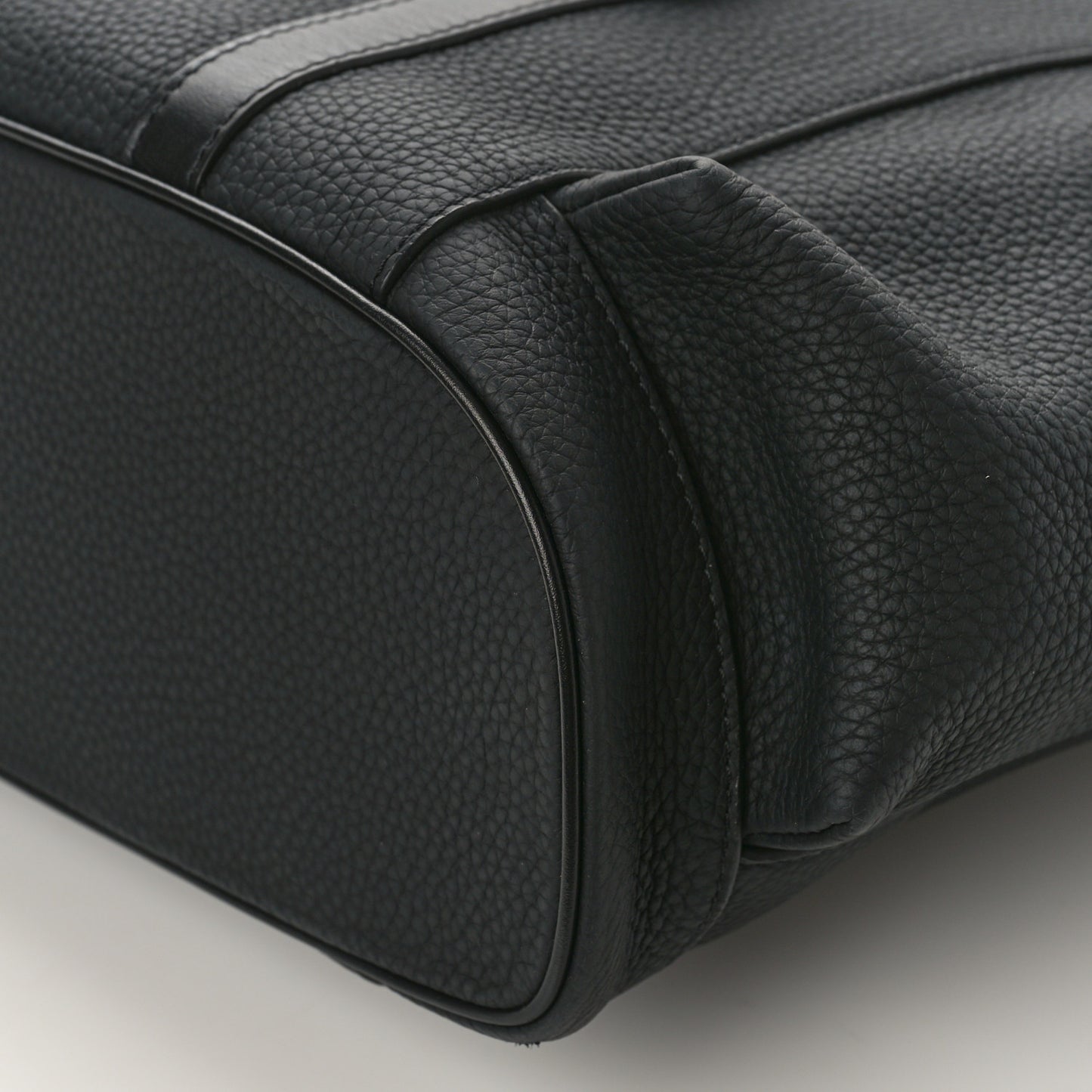 Taurillon Christopher Tote Black