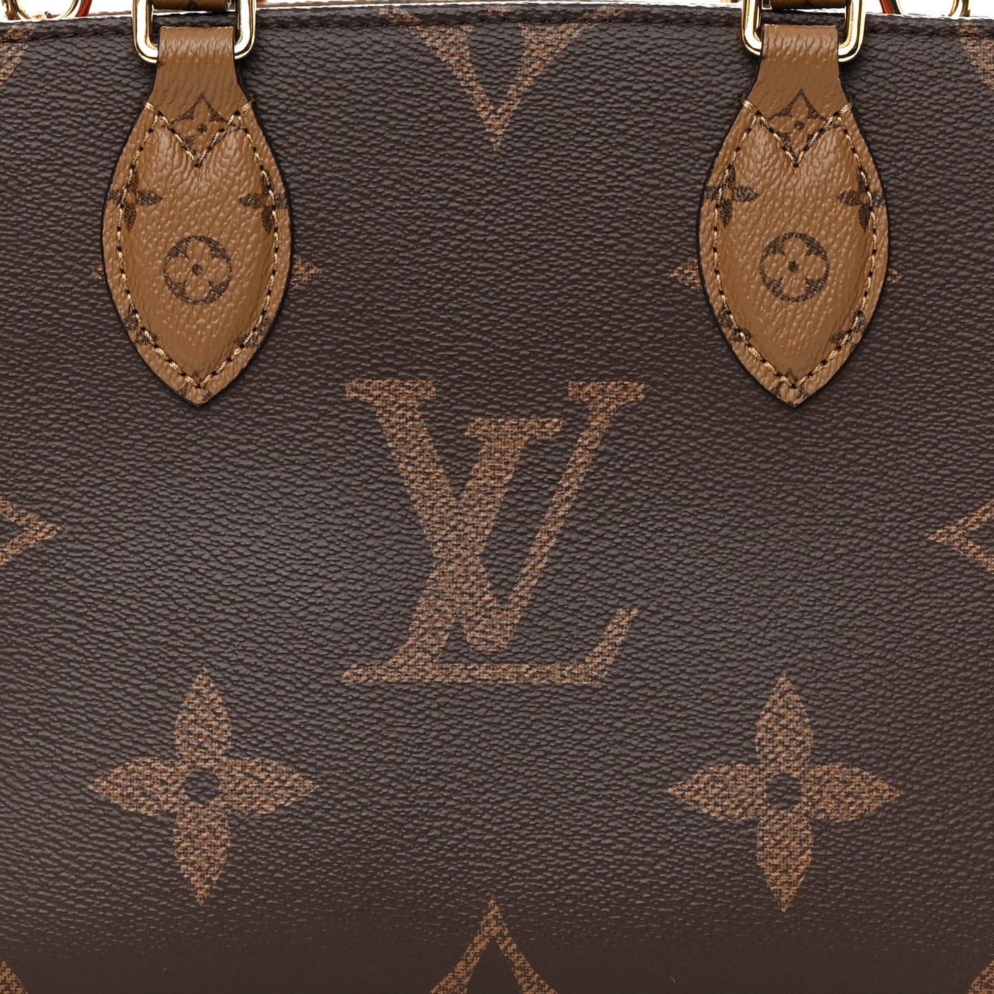 Reverse Monogram Giant Onthego PM