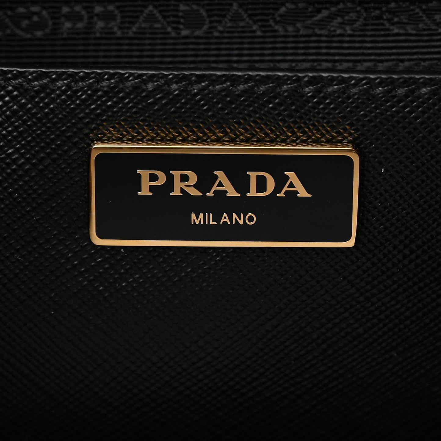Saffiano Medium Galleria Double Zip Tote Black