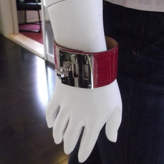 Matte Crocodile Kelly Dog Cuff Braise