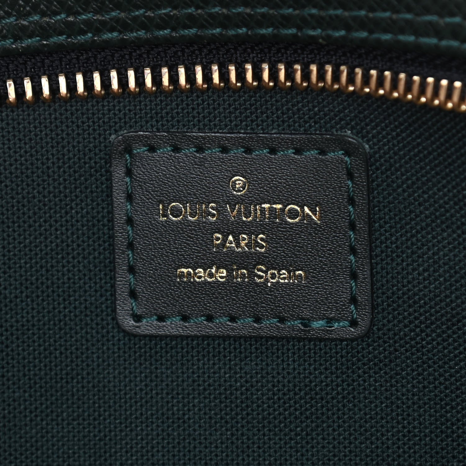 Louis Vuitton Taiga Kaluga Toiletry Pouch Epicea 6 of 17