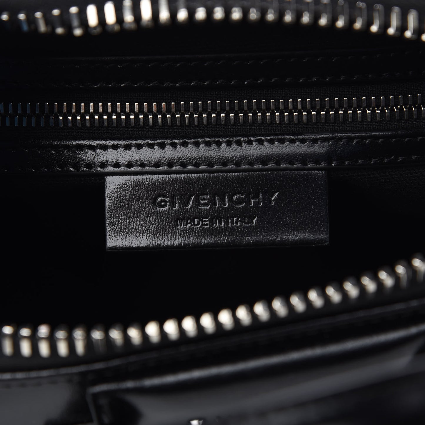 Shiny Lord Calfskin Mini Antigona Black