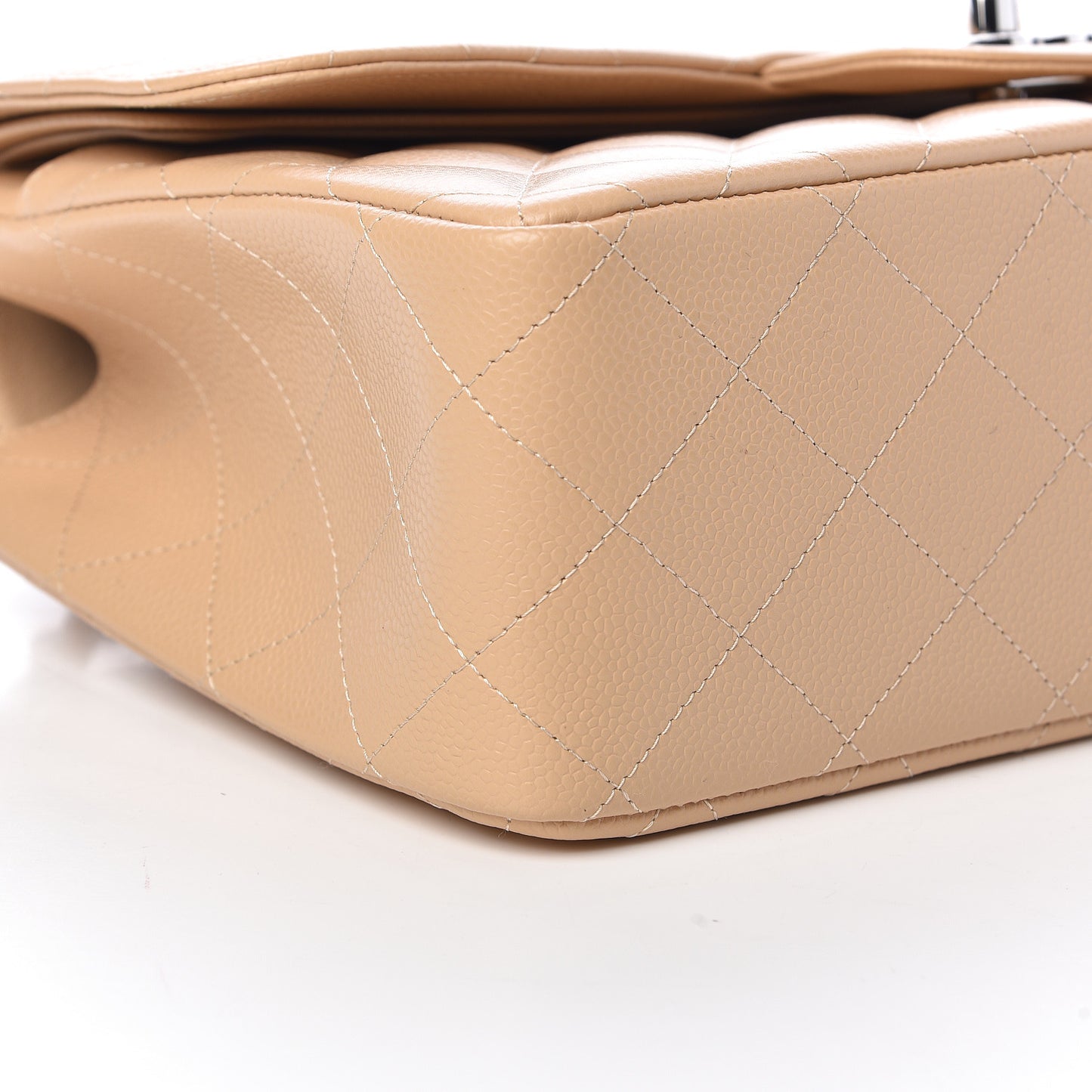 Caviar Quilted Jumbo Double Flap Beige Clair