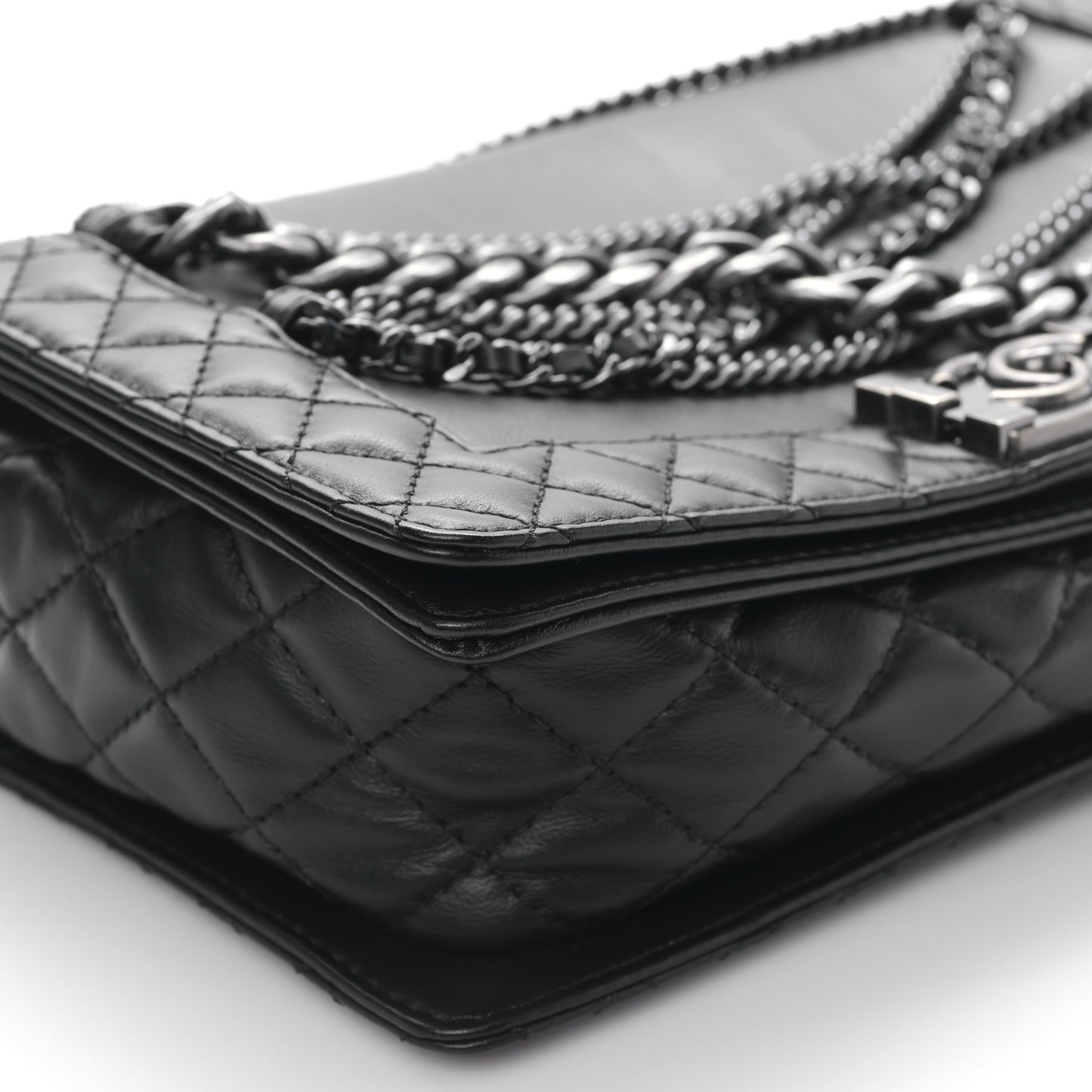 Calfskin Enchained New Medium Boy Flap Black