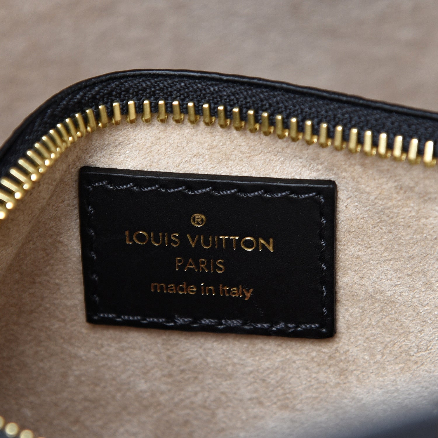 Louis Vuitton Monogram Giant Crafty NeoNoe MM Creme Rouge Black 5 of 9