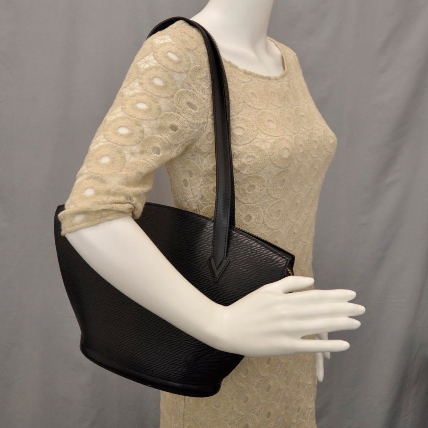 Epi Saint Jacques PM Long Straps Black