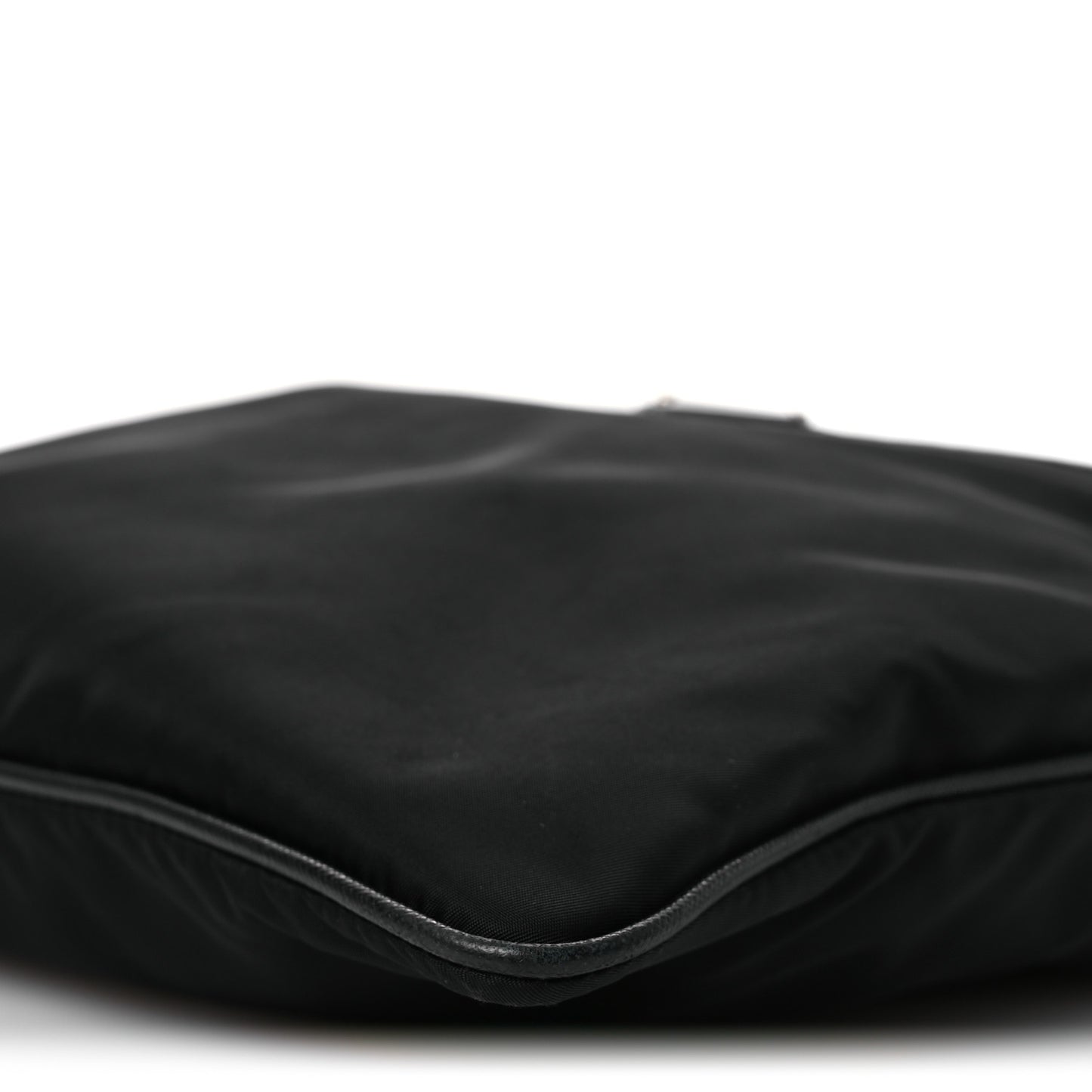 Tessuto Nylon Saffiano Flat Messenger Bag Black