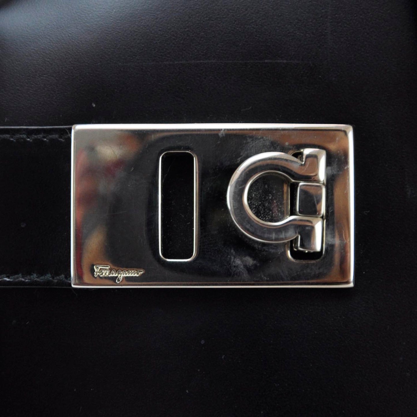 SALVATOREFERRAGAMOLeatherGanciniBuckleToteBlack