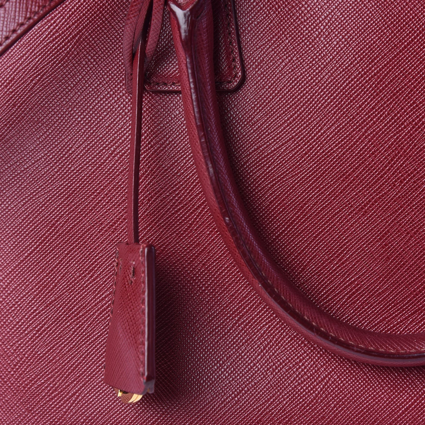 Saffiano Lux Medium Promenade Tote Cherry