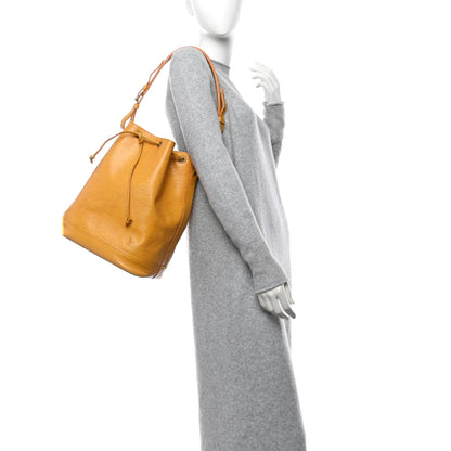 Louis Vuitton Epi Noe Tassil 2 of 14