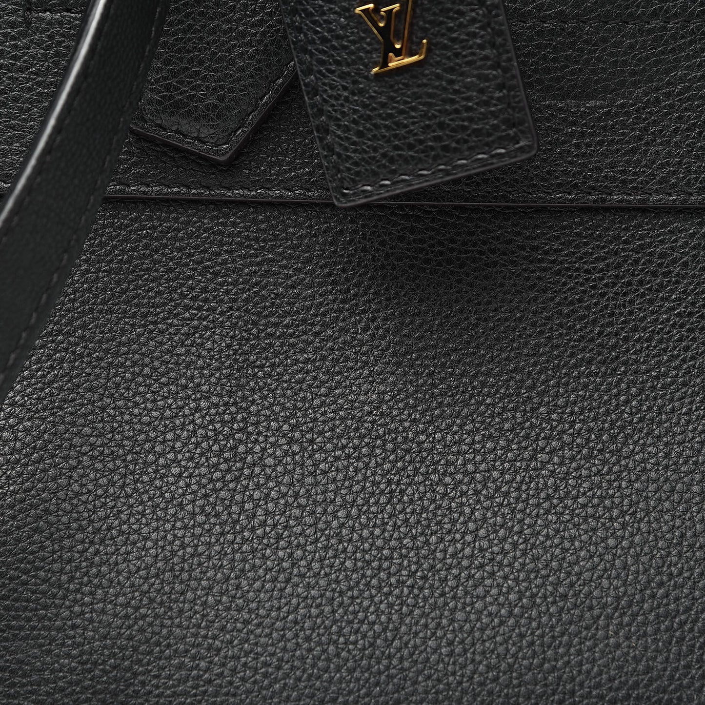 Calfskin Studded City Steamer MM Black