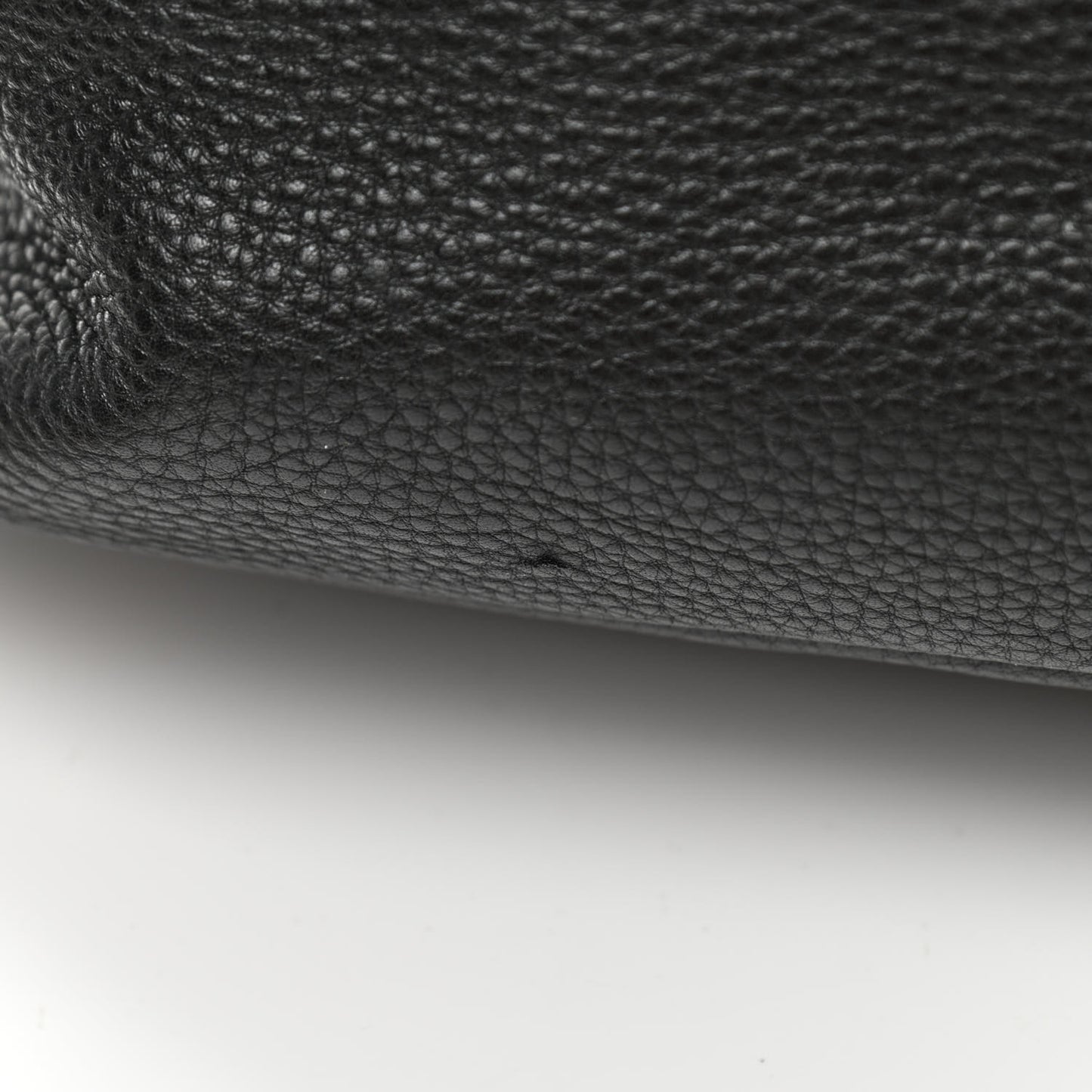 Vitello Daino Side Zip Tote Black