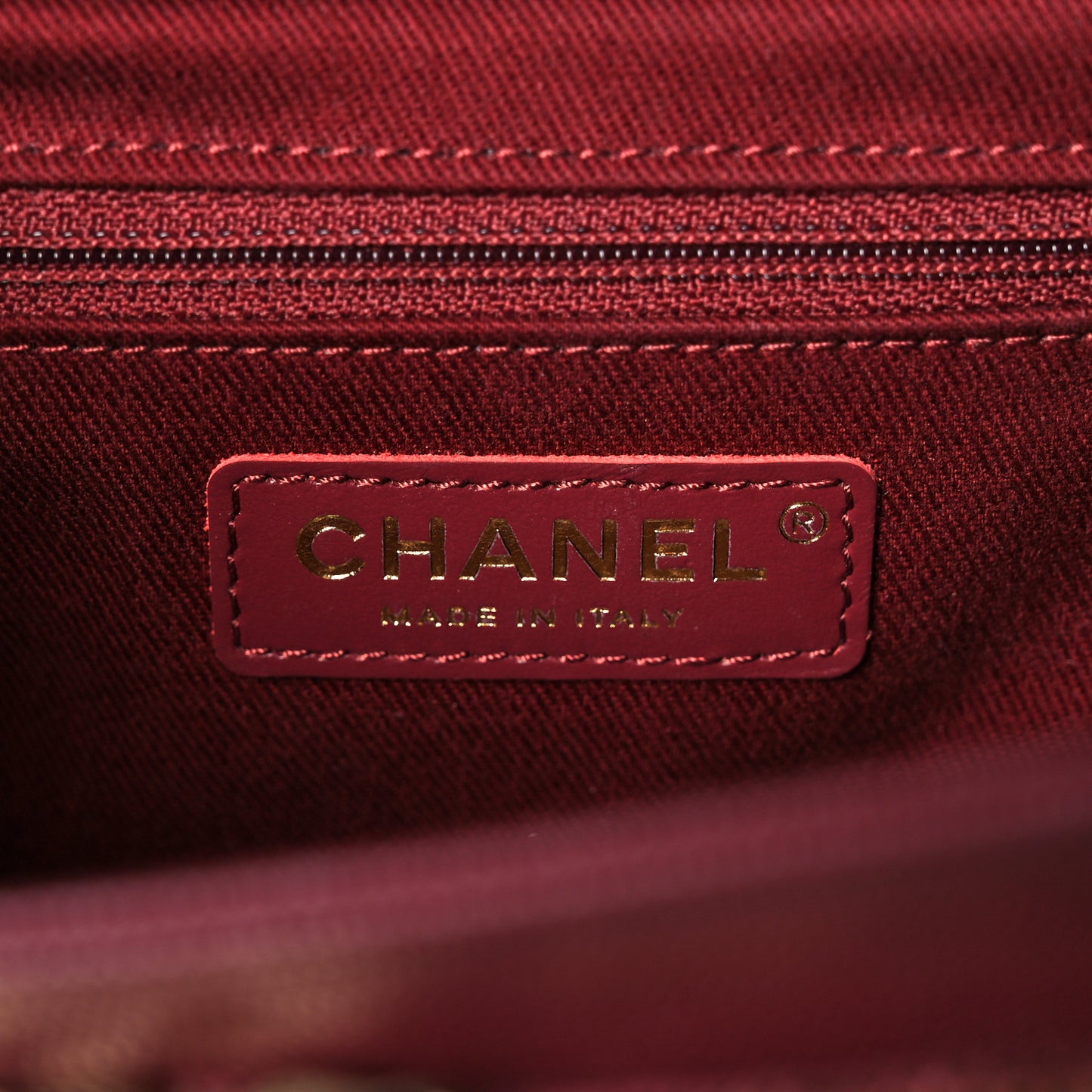 Caviar Quilted Medium Business Affinity Flap Burgundy