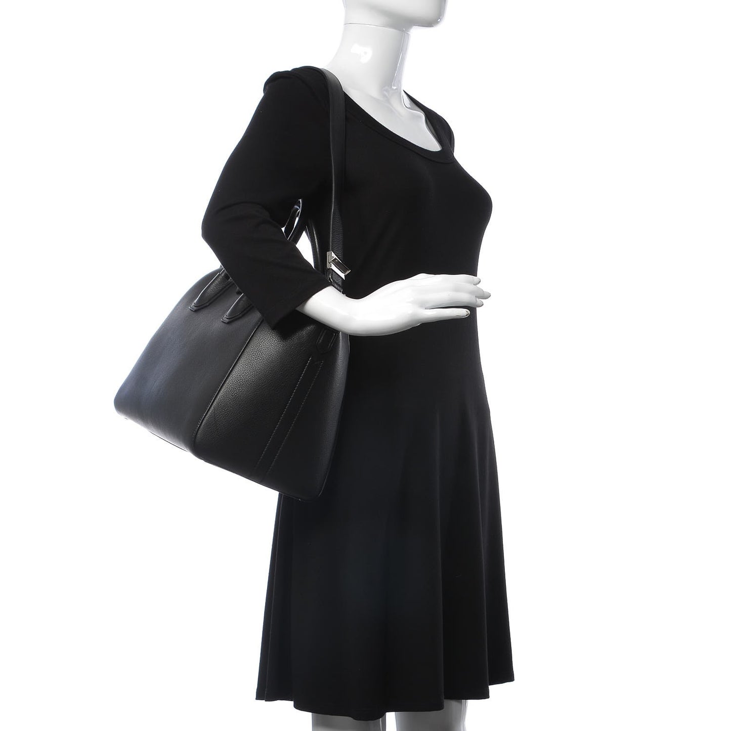 Sugar Goatskin Medium Antigona Black