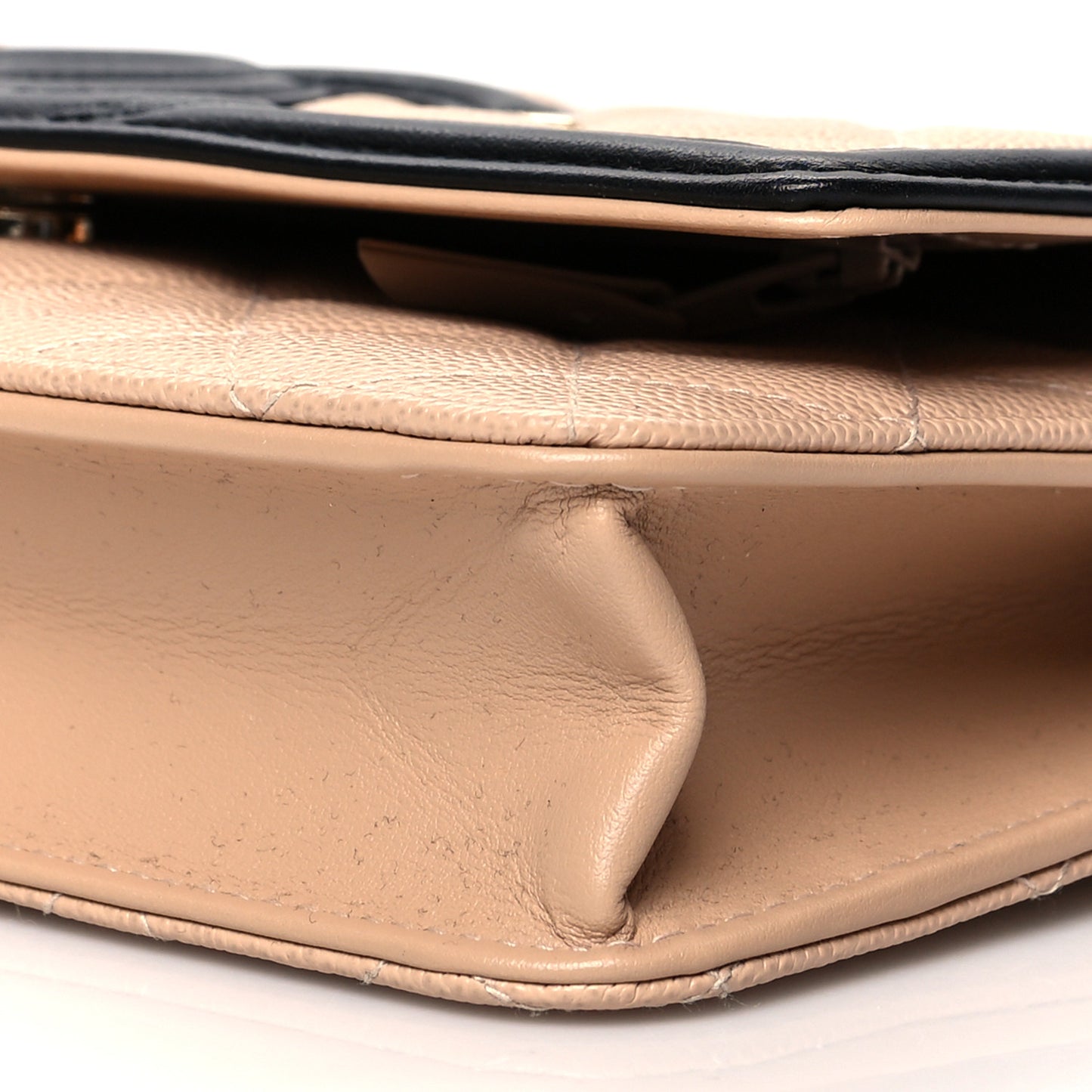 Caviar Quilted CC Filigree Wallet On Chain WOC Beige Black