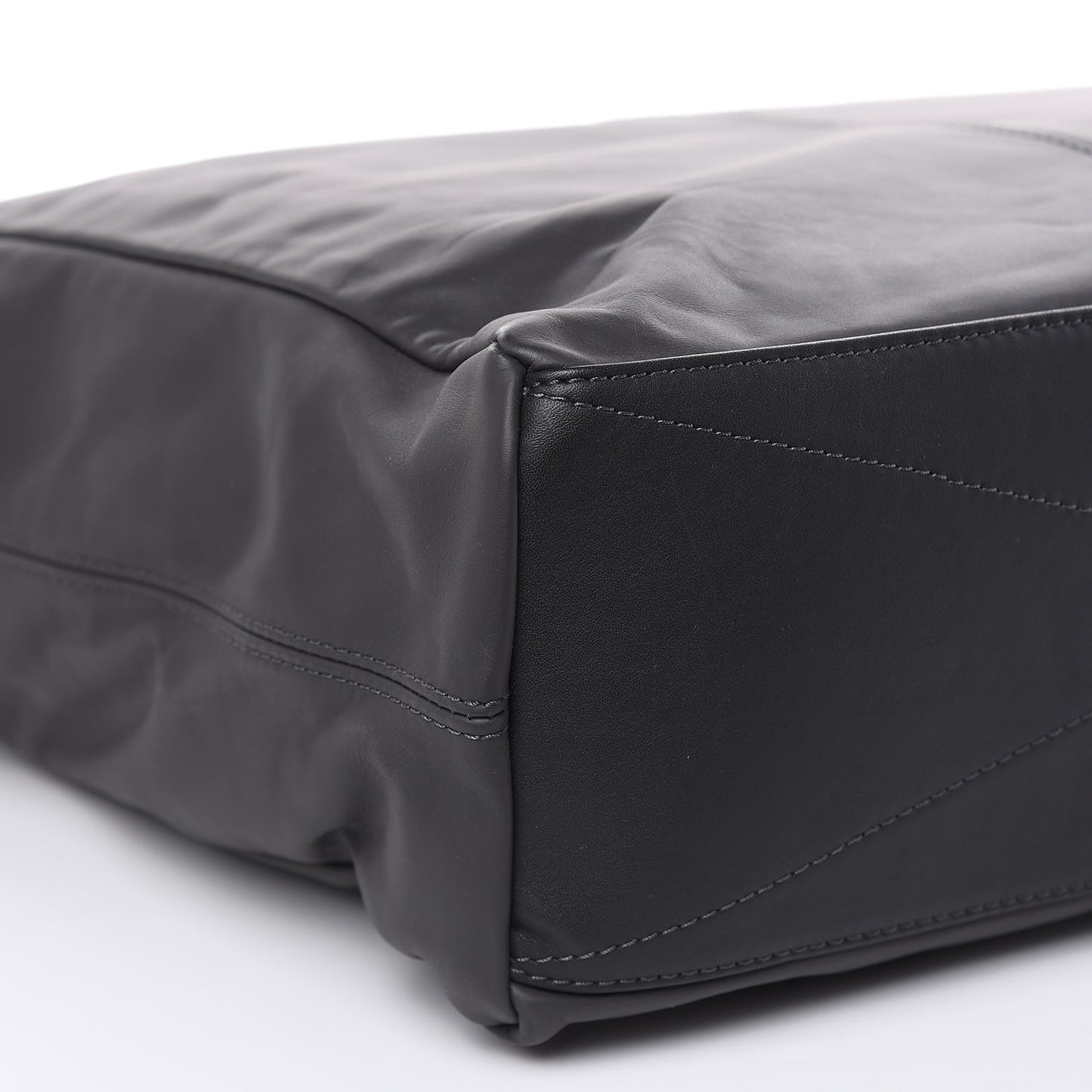 Calfskin V Line Move Messenger Asphalt