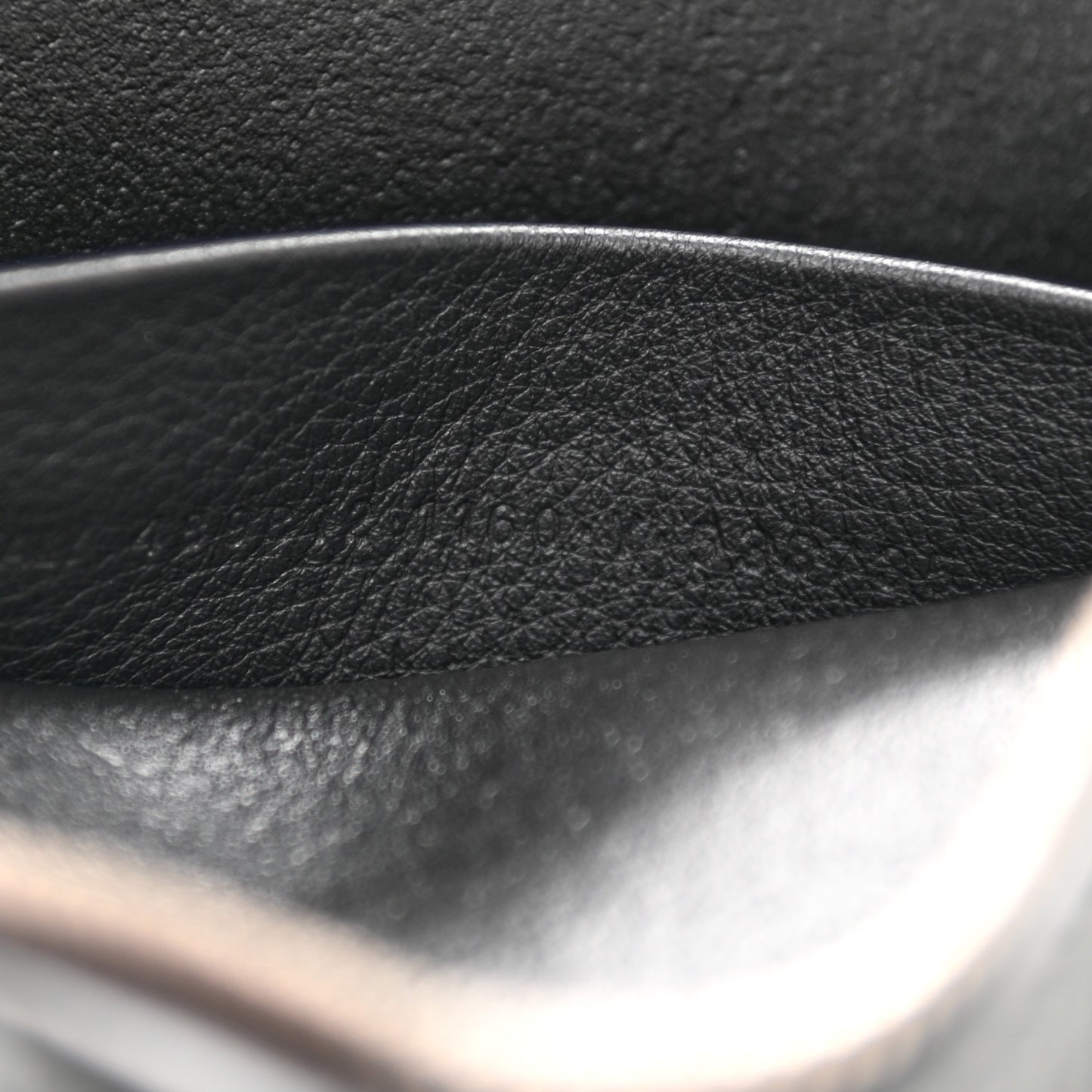 Smooth Calfskin Logo S Everyday Camera Bag Gris Fossile White
