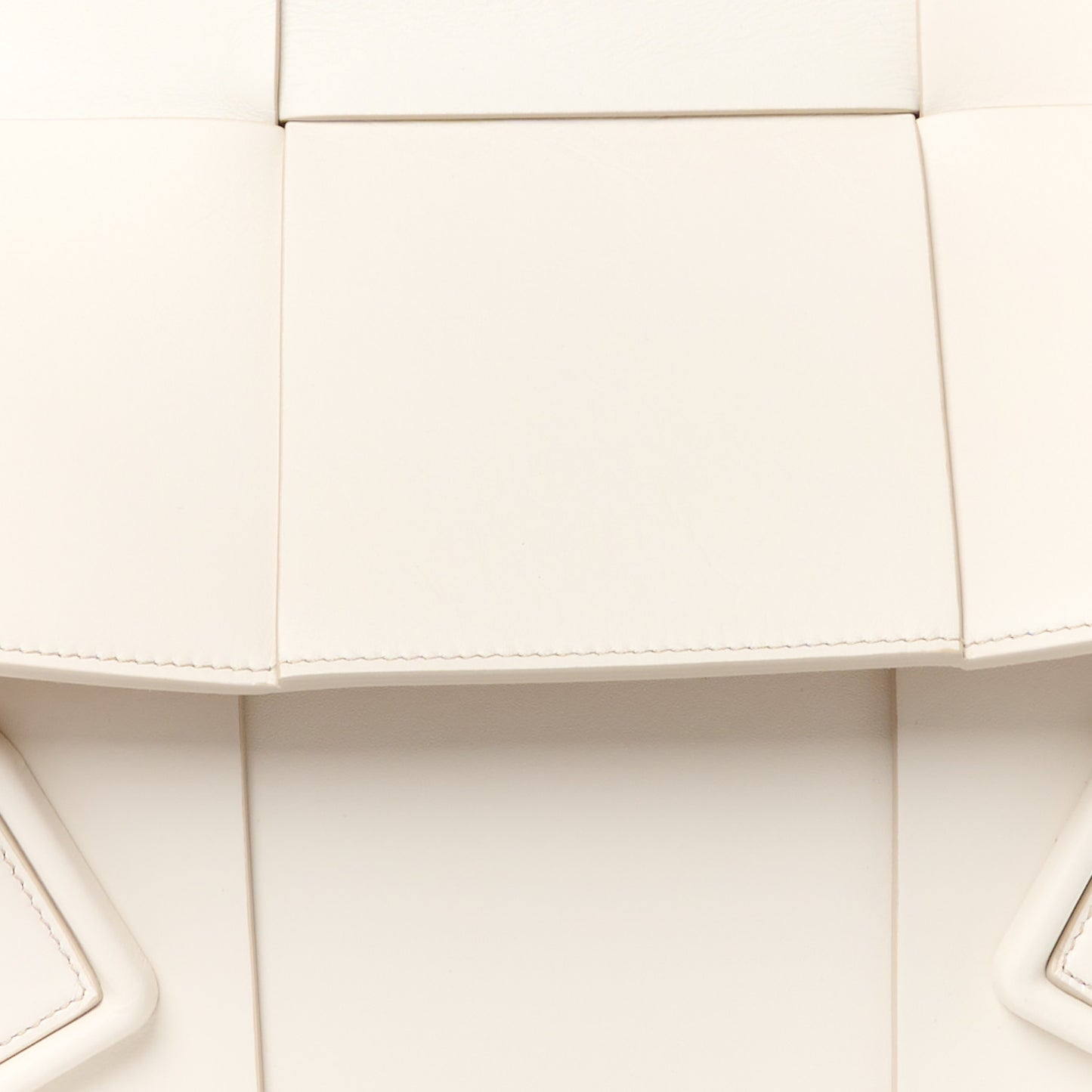 Calfskin Maxi Intrecciato Medium Arco White