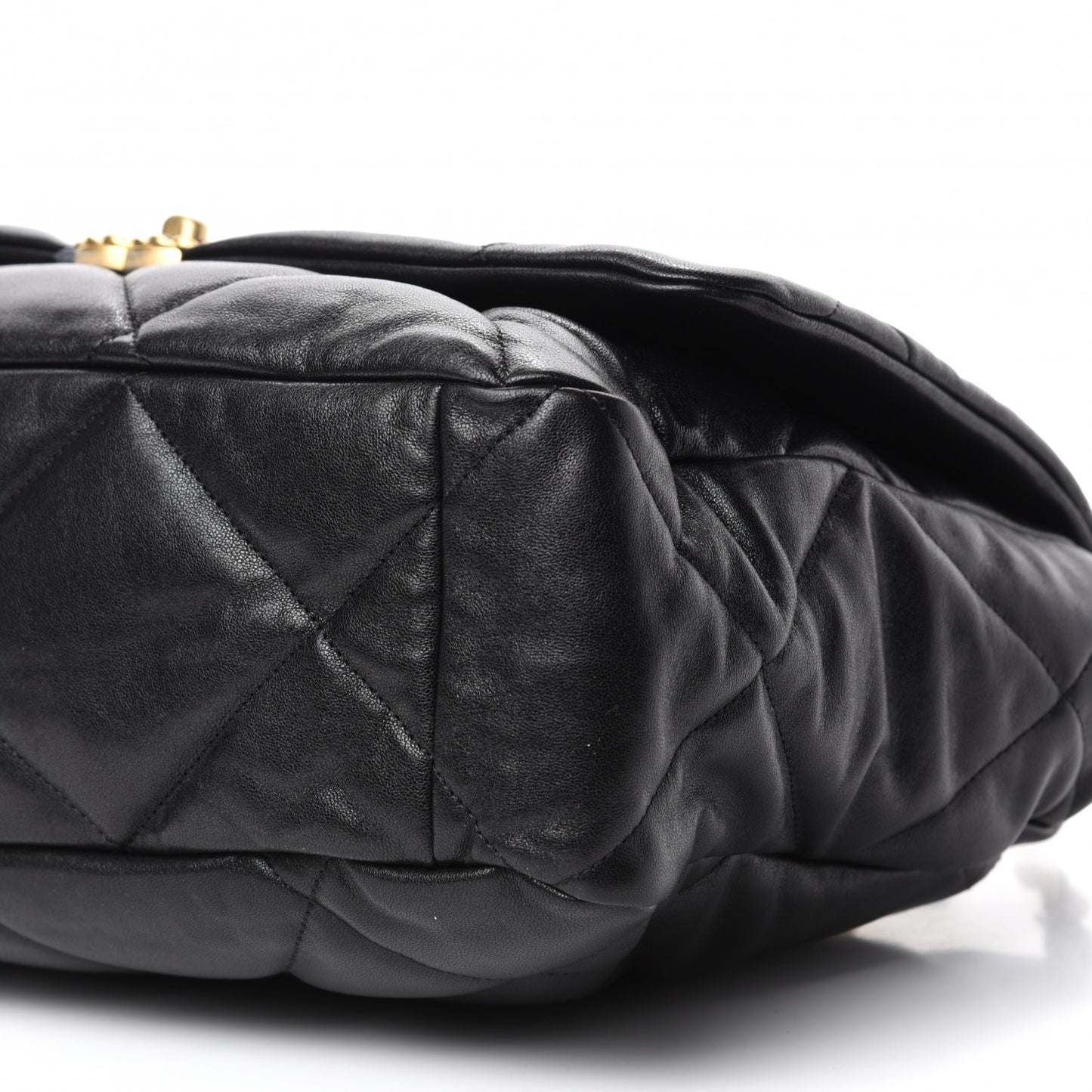 Lambskin Quilted Maxi Chanel 19 Flap Black