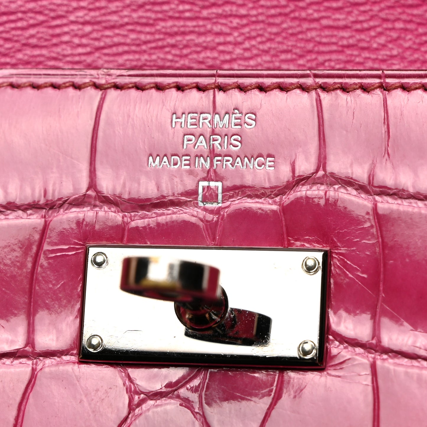 Shiny Alligator Kelly Longue Wallet Fuchsia