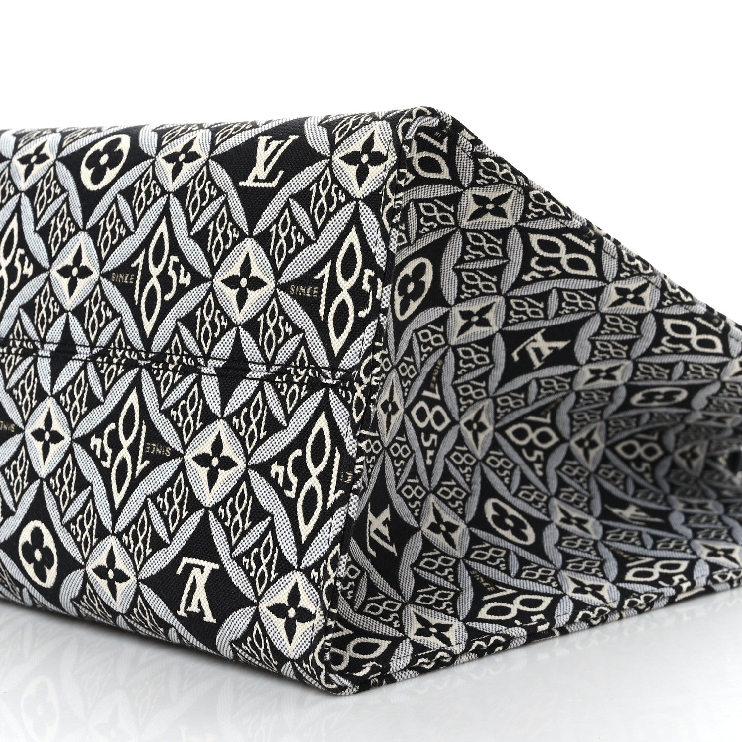 Louis Vuitton Jacquard Since 1854 Onthego GM Grey 8 of 8
