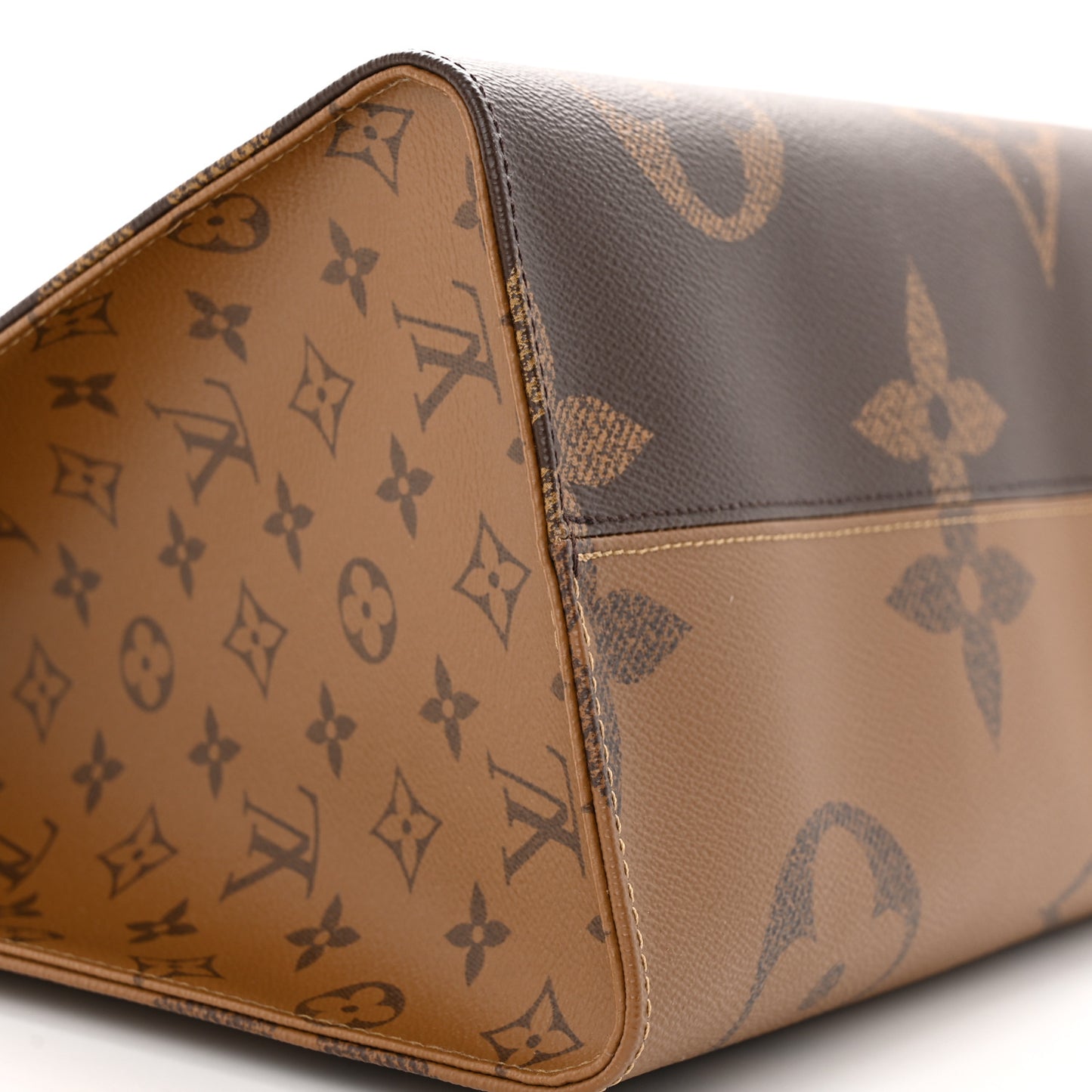 Reverse Monogram Giant Onthego GM