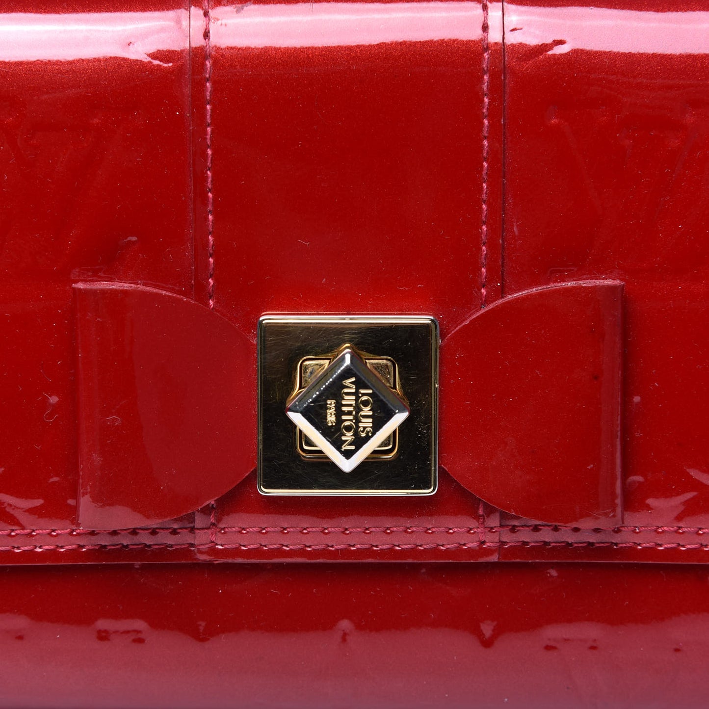Vernis Sarah Noeud Wallet Pomme D'Amour