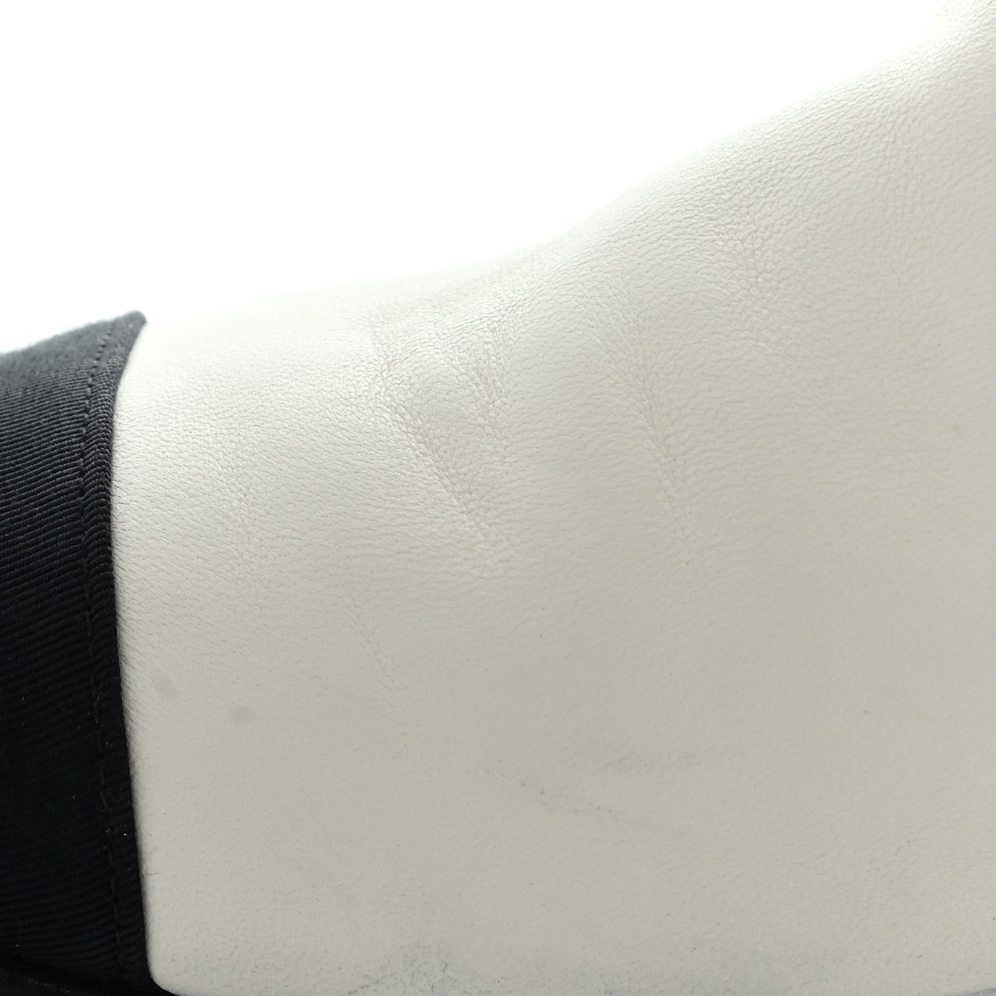 Lambskin Grosgrain Fold Over Logo Cap Toe Boots 38 Ivory Black