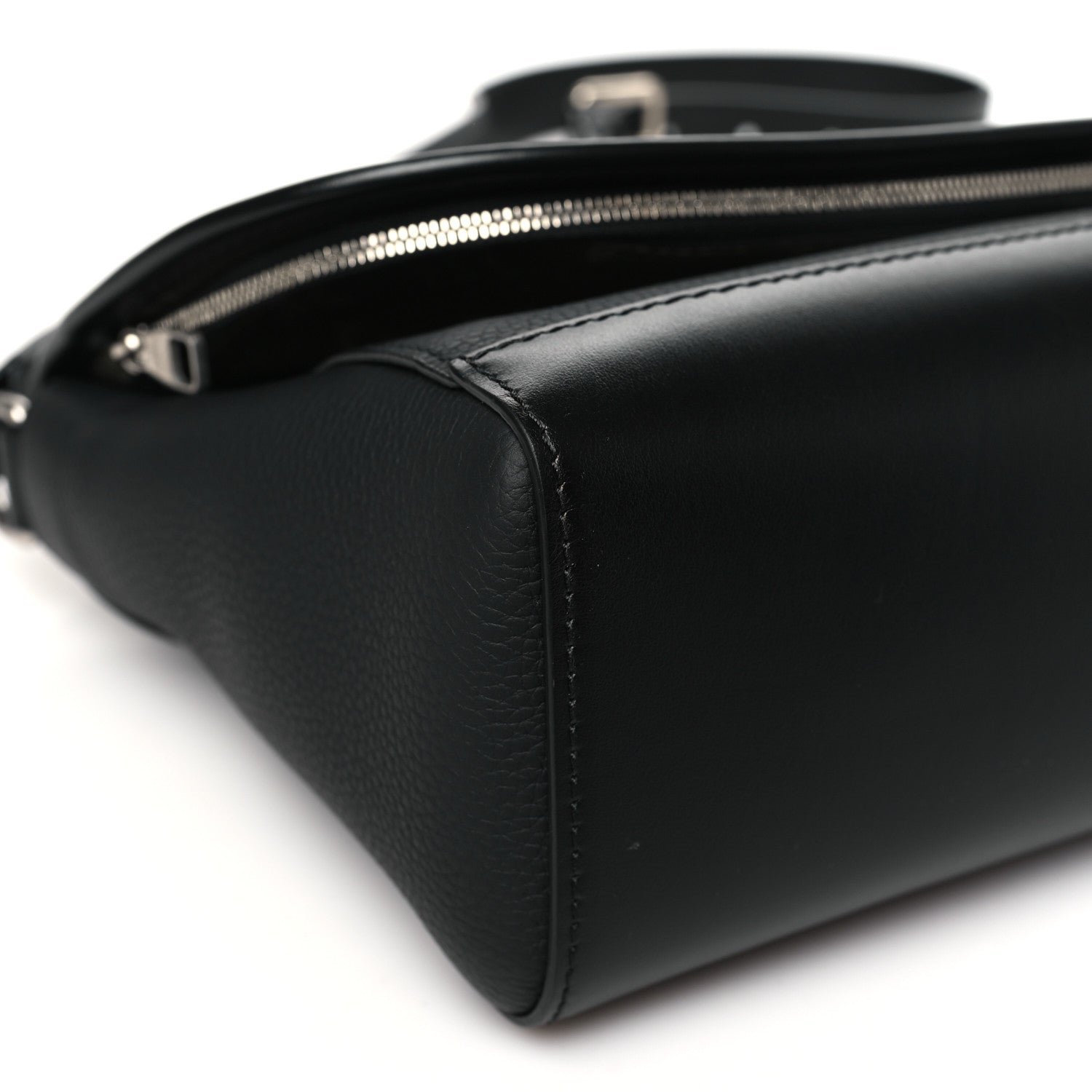 Louis Vuitton Grained Calfskin Monogram Pulse Messenger Khaki Black 8 of 9