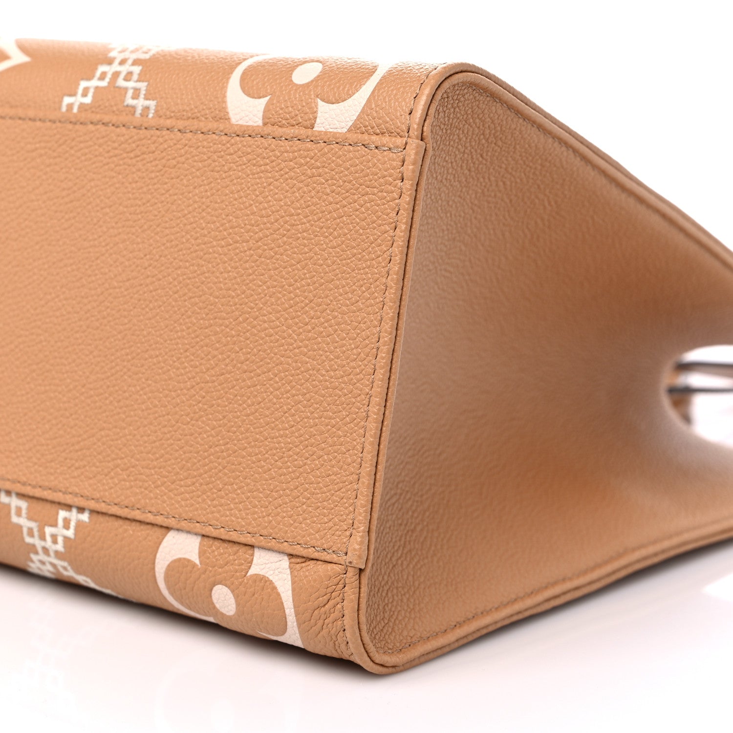 Louis Vuitton Empreinte Monogram Giant Broderies Onthego MM Arizona 8 of 9