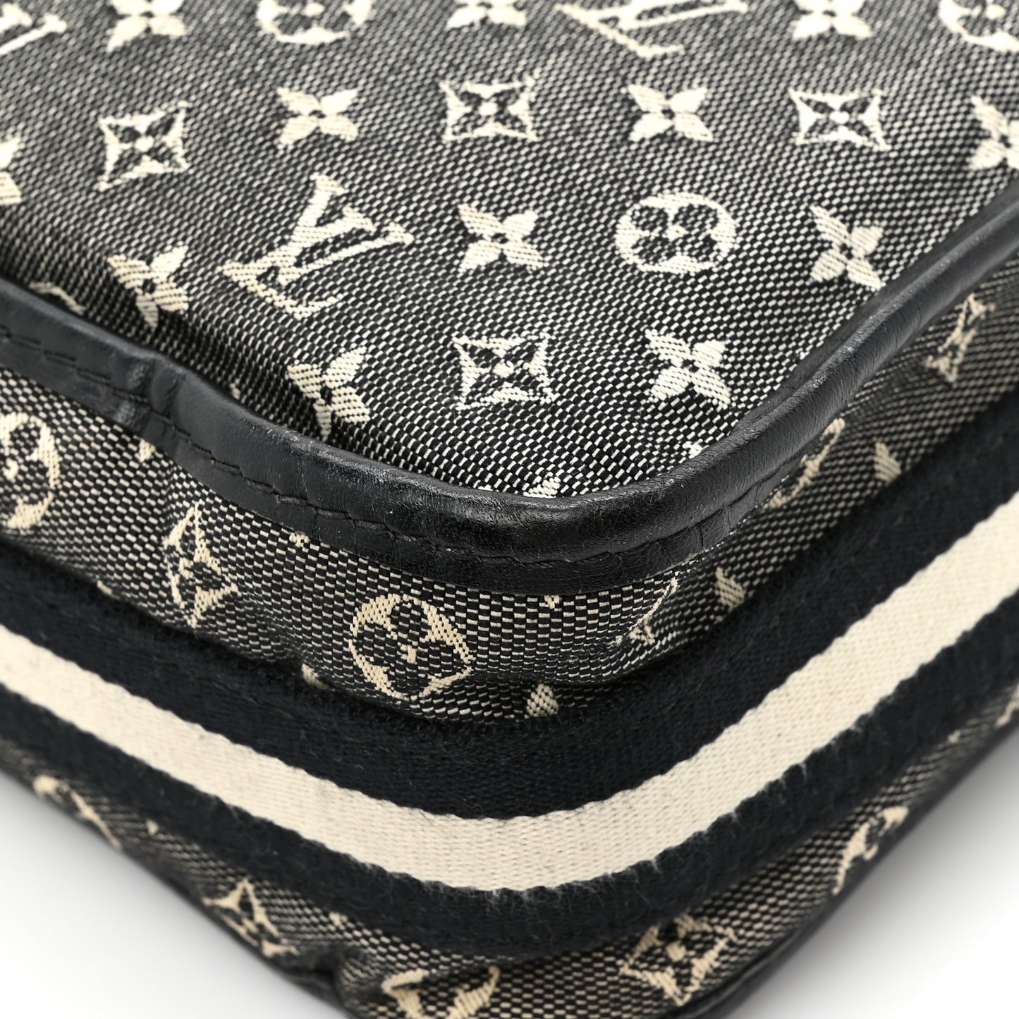 Mini Monogram Besace Mary Kate Black