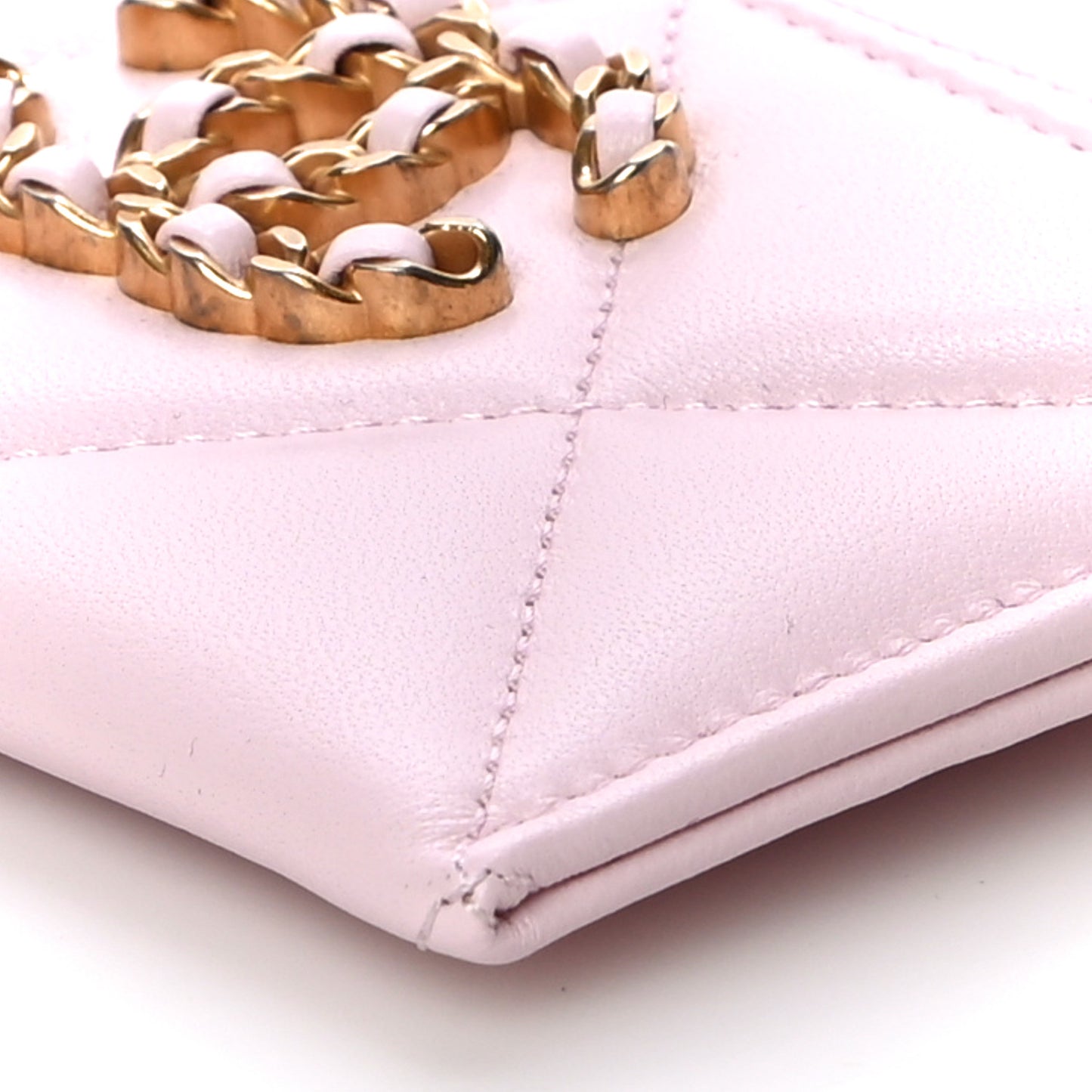 Lambskin Quilted Chanel 19 Card Holder Light Pink