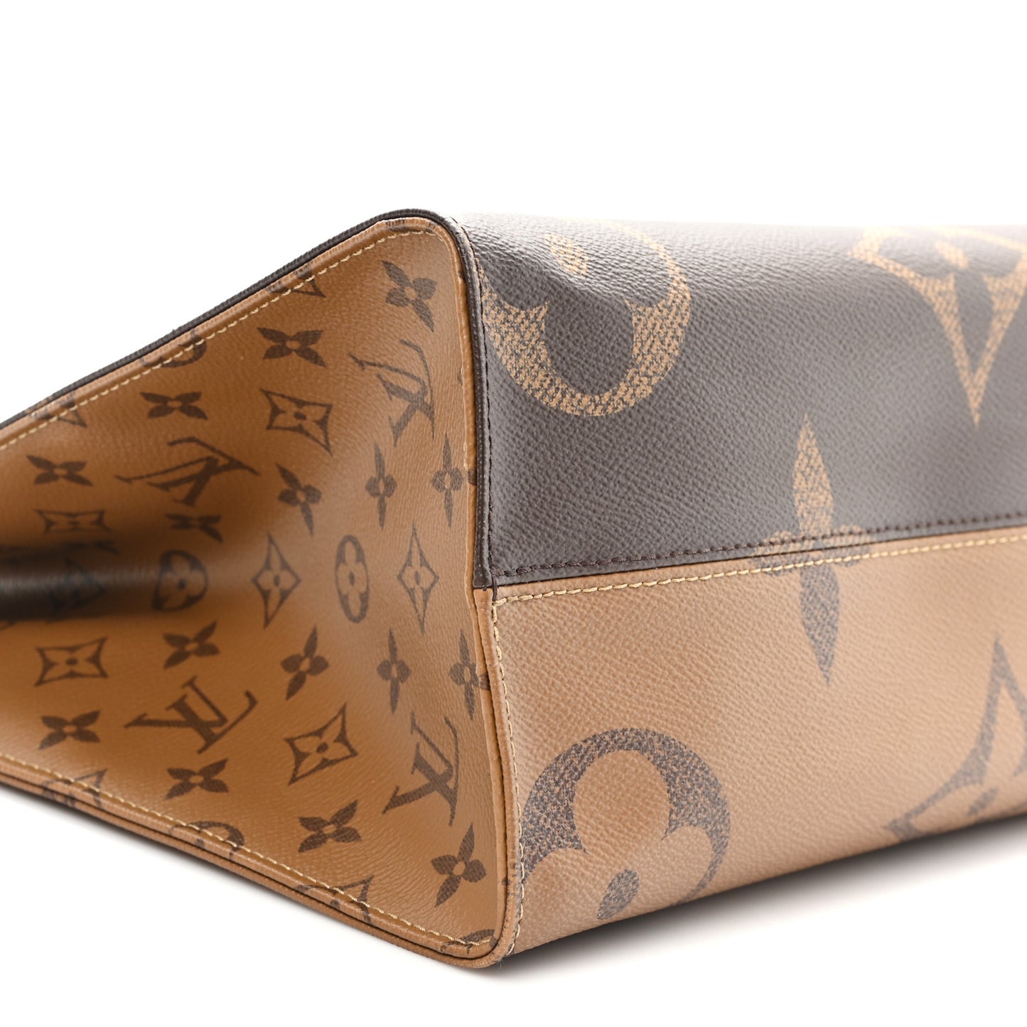 Reverse Monogram Giant Onthego MM