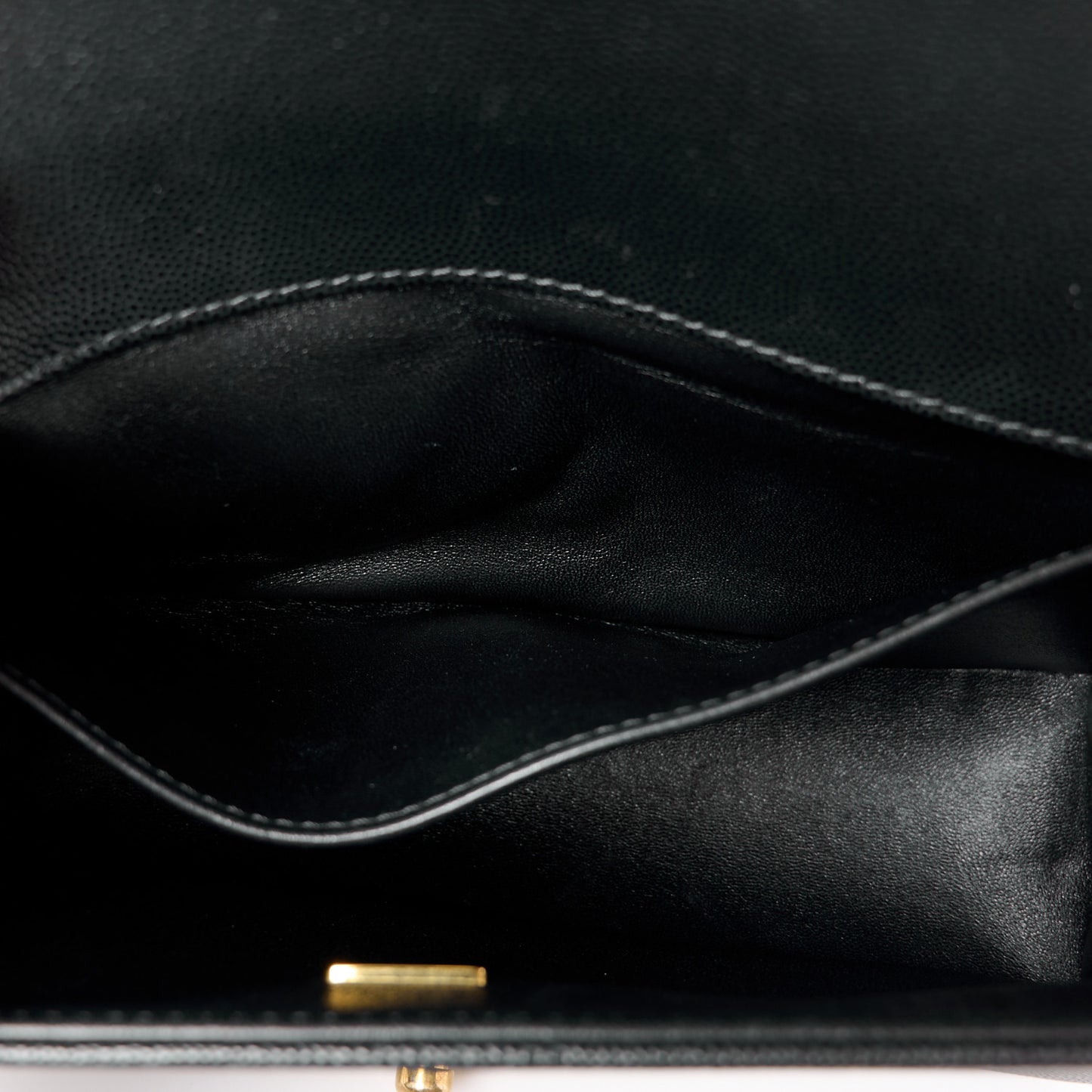 Caviar Quilted Medium Boy Flap Black