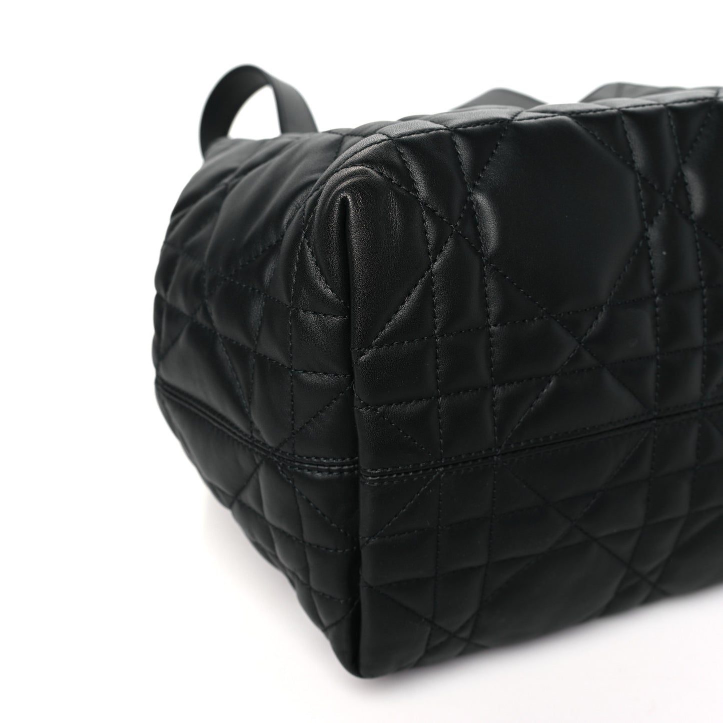 Calfskin Macrocannage Medium Toujours Black