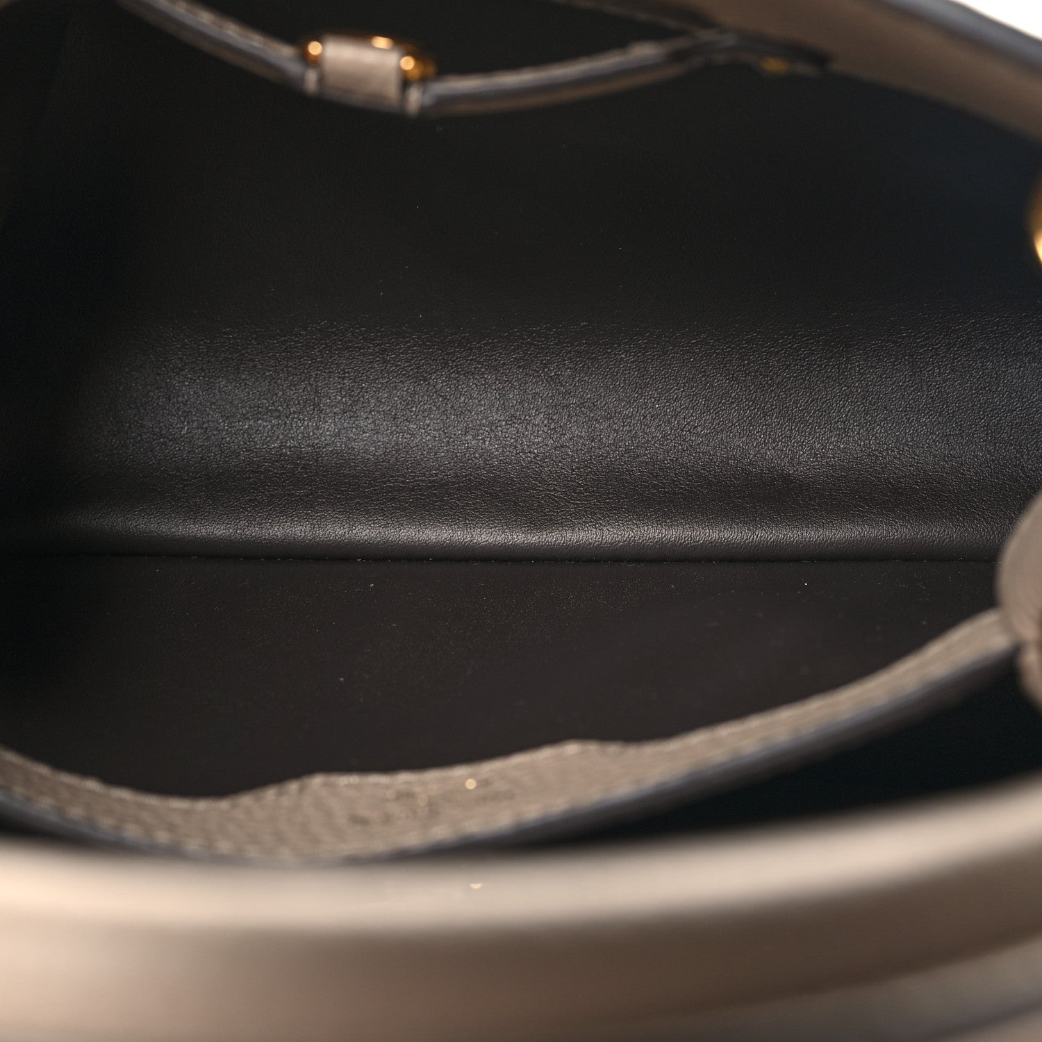 Louis Vuitton Taurillon Capucines BB Galet 5 of 9