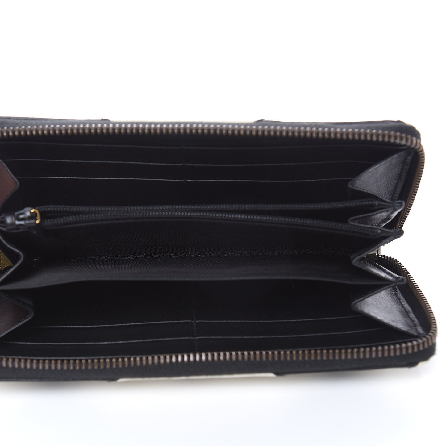 Calfskin Matelasse GG Marmont Zip Around Wallet Black White