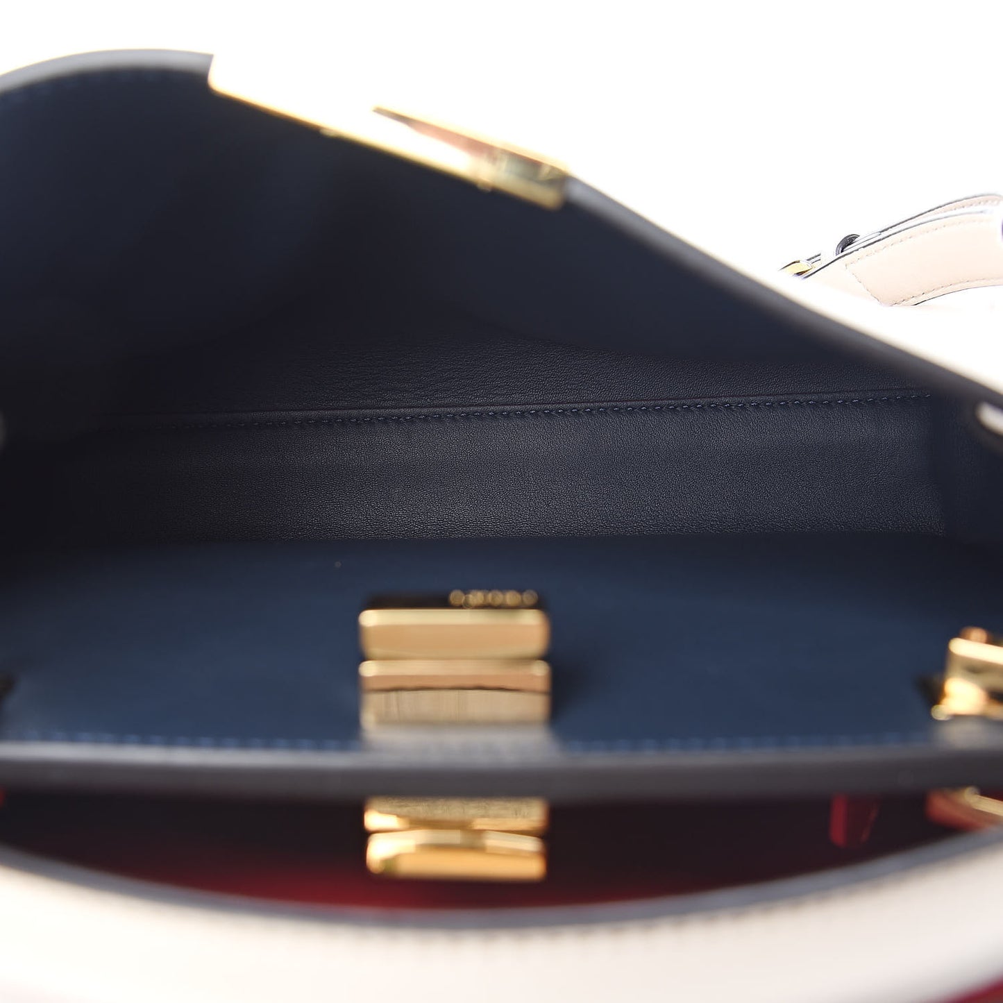 Vitello Tahiti Burro Bi-Color Medium Peekaboo Iconic Essentially Satchel Camelia Fragola Dark Blue