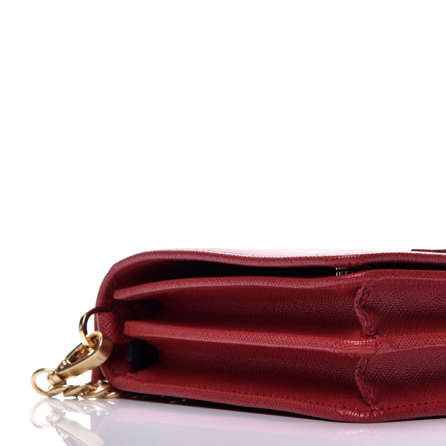 Saffiano Lux Monochrome Chain Wallet Fuoco