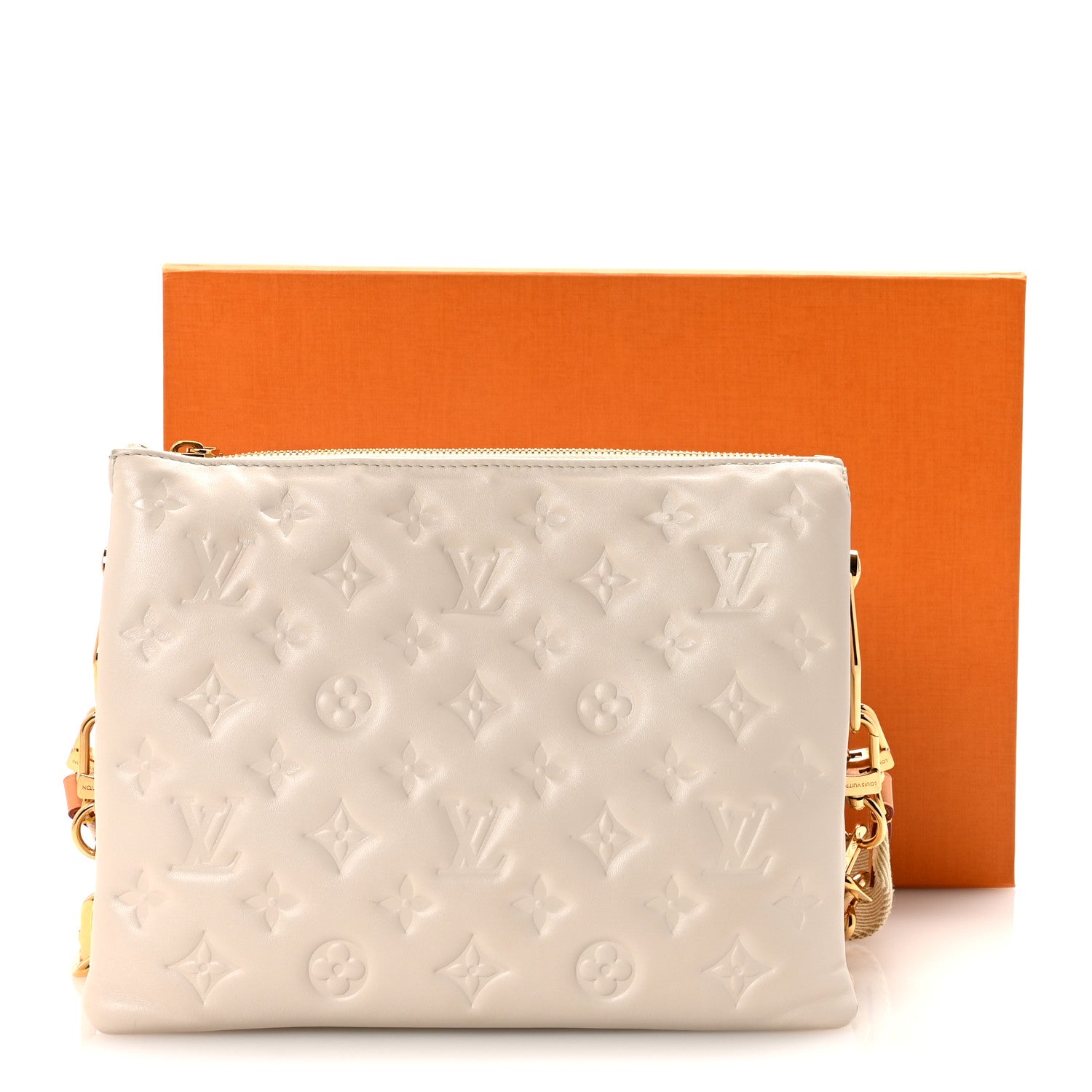 Louis Vuitton エンボス クッション クリーム色 Louis Vuitton Lambskin Embossed Monogram Coussin PM Beige Cream