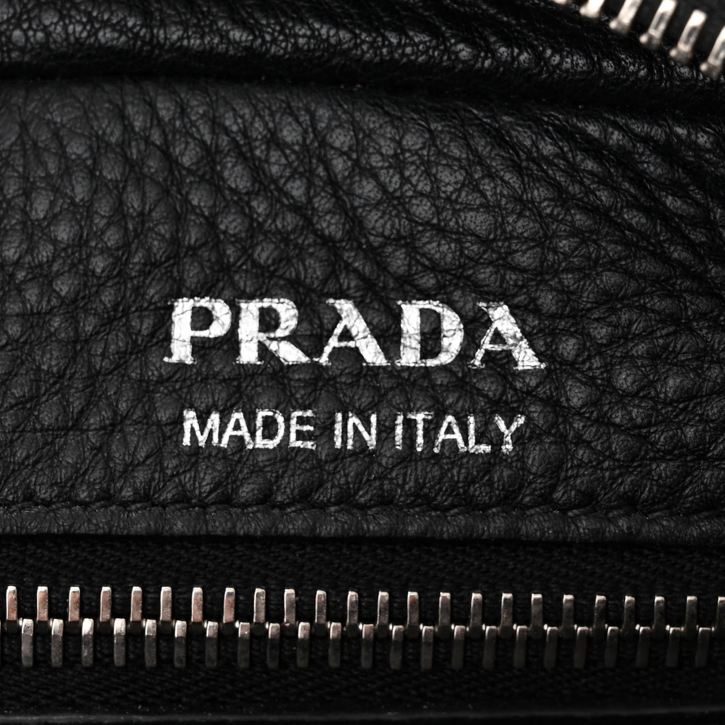 Vitello Daino Crossbody Black