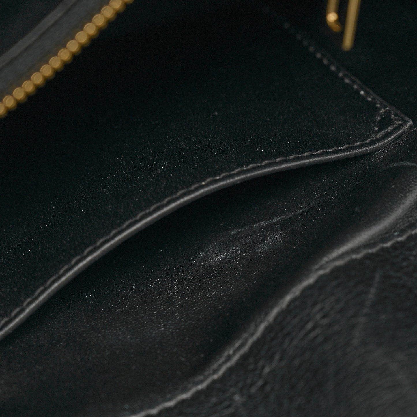 Supple Calfskin Medium Conti Black