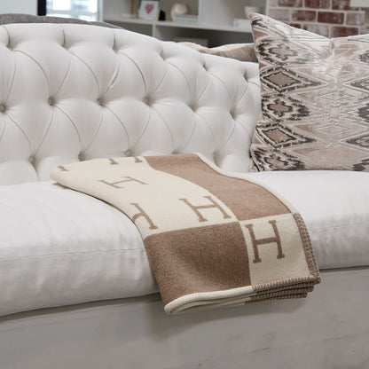 Hermes Wool Cashmere Avalon Baby Blanket Noisette Moyen White 2 of 4