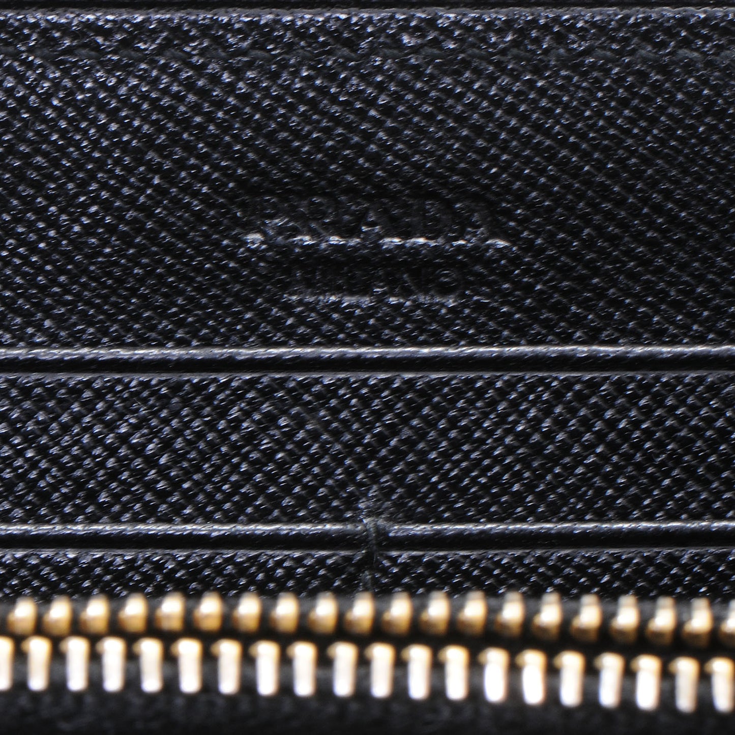 Saffiano Metal Zip Around Wallet Nero Black