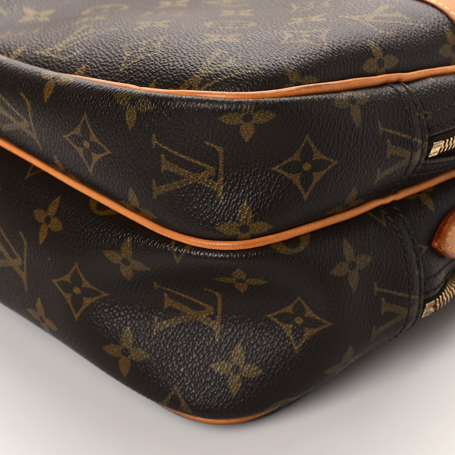 Louis Vuitton Monogram Reporter PM 10 of 10