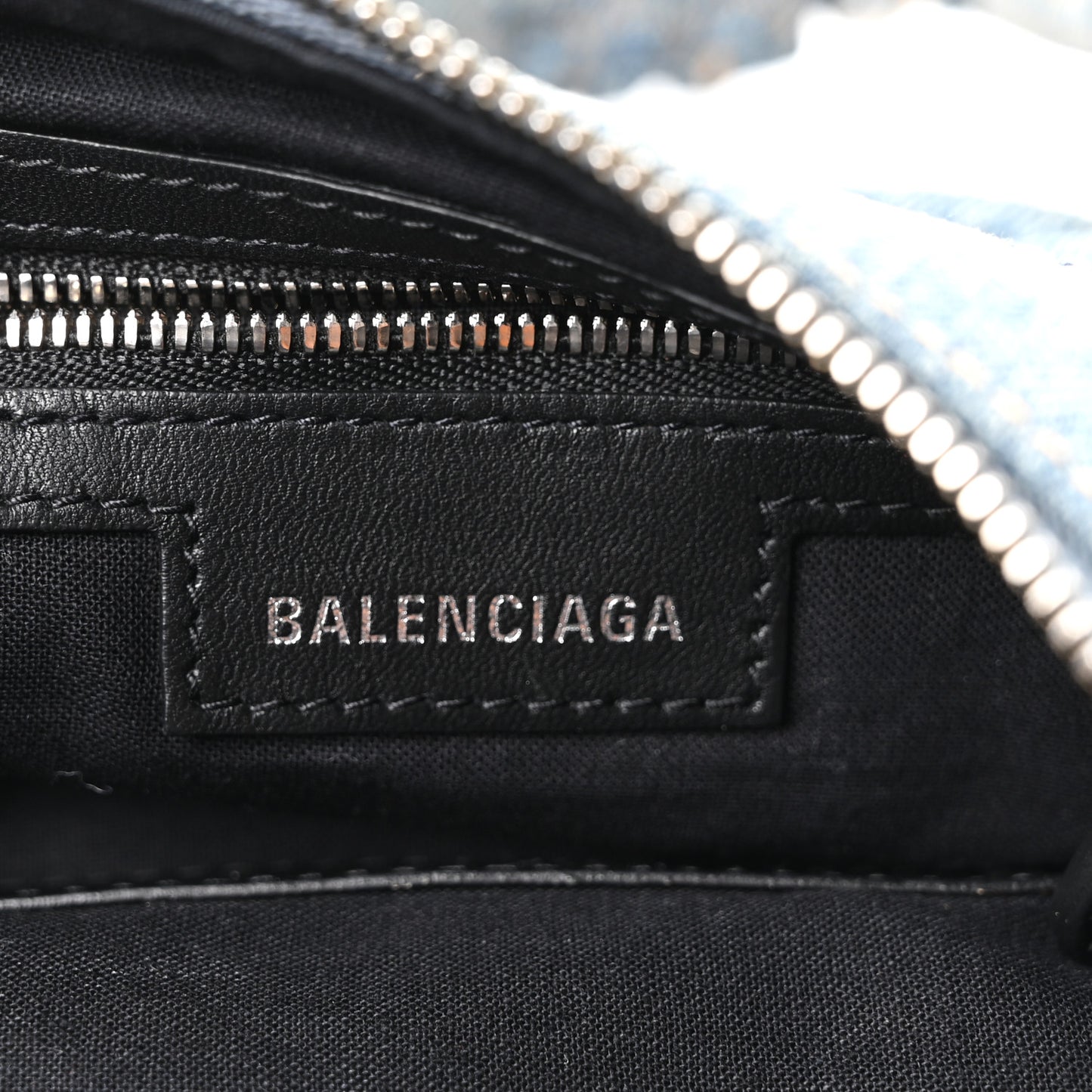 Washed Frayed Denim Crystal Small Le Cagole Shoulder Bag Blue